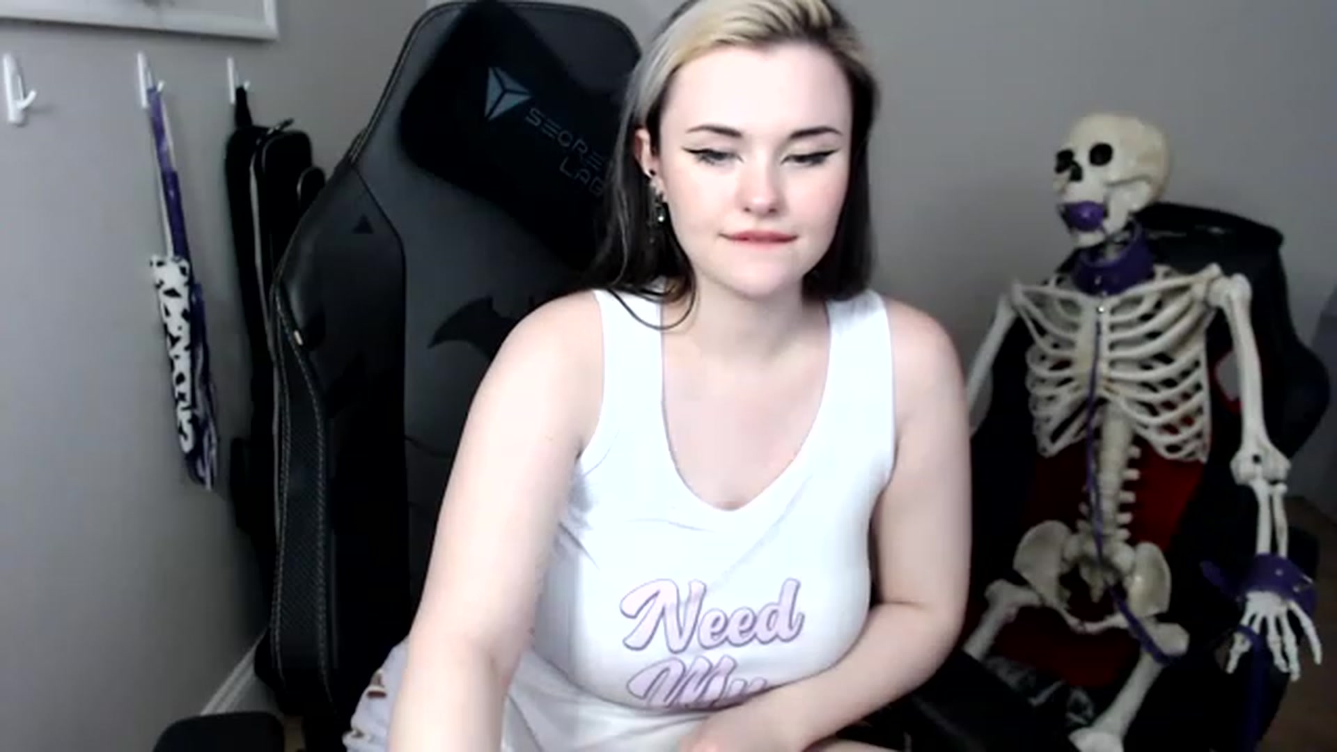 Gallery image thumbnail from Iam_MissTery's myfreecams stream on, 04/29/2023, 17:54 image 11 of 20