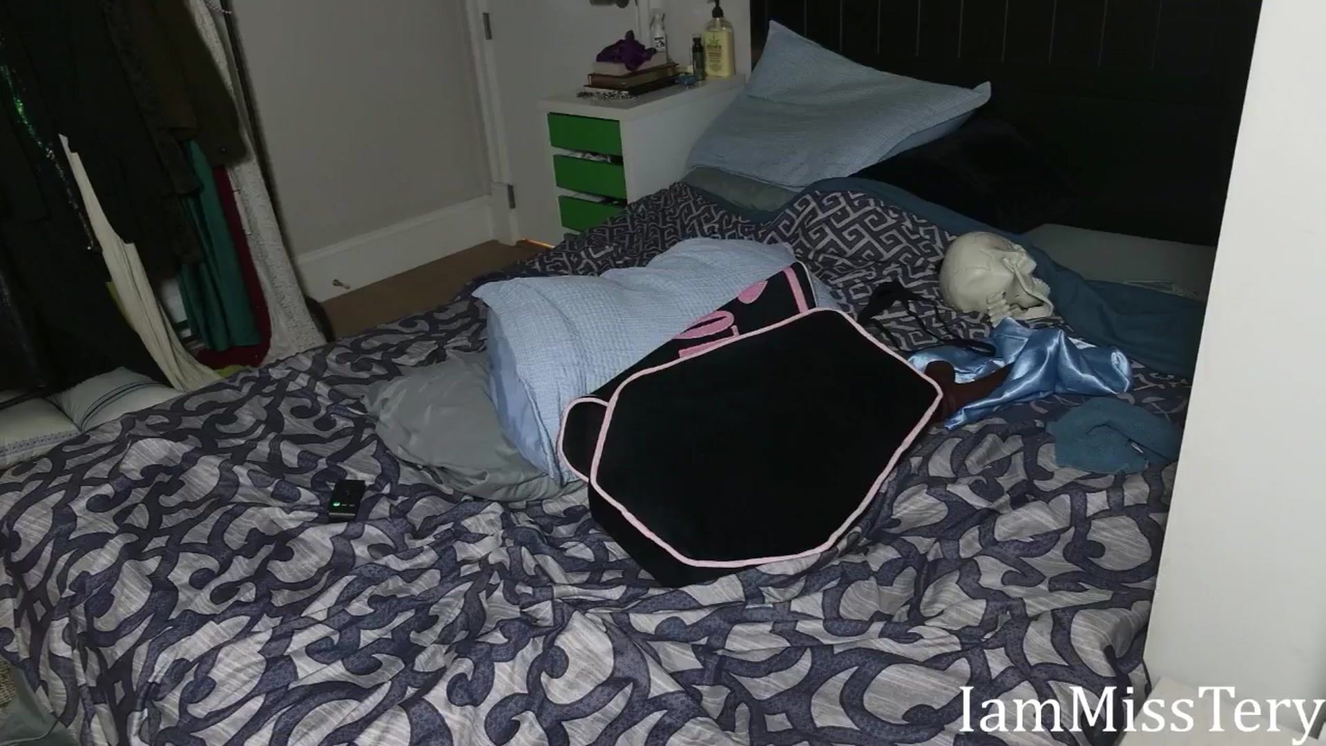 Gallery image thumbnail from Iam_MissTery's myfreecams stream on, 04/12/2026, 11:55 image 18 of 20