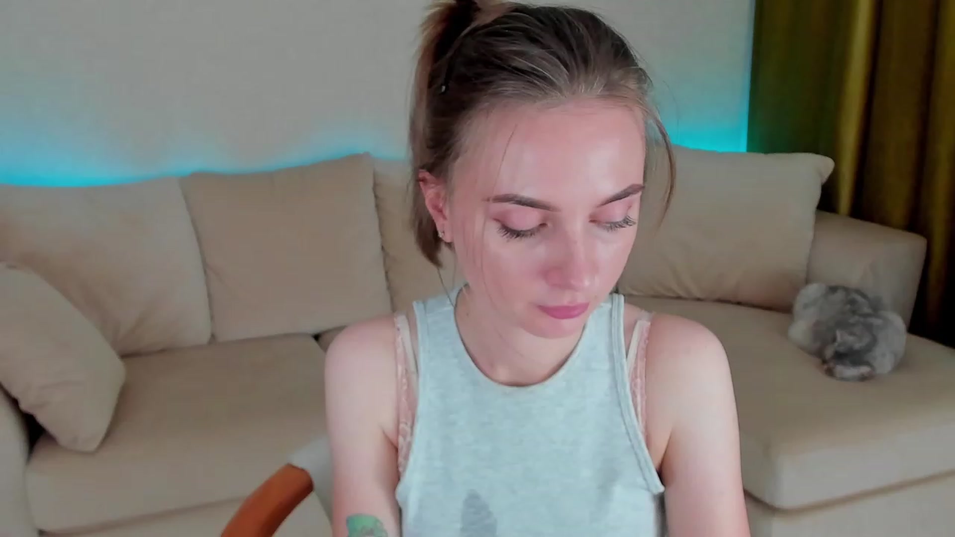 Gallery image thumbnail from Iam_Sasha's myfreecams stream on, 11/19/2022, 06:44 image 10 of 20