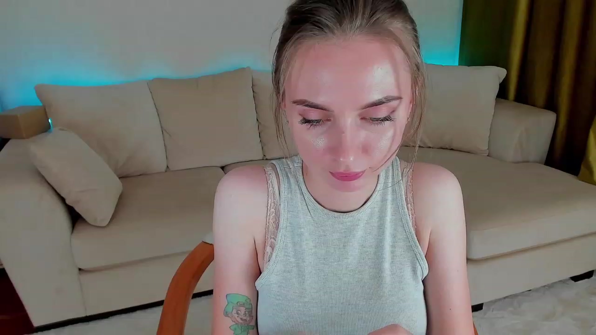 Gallery image thumbnail from Iam_Sasha's myfreecams stream on, 11/19/2022, 10:39 image 8 of 20