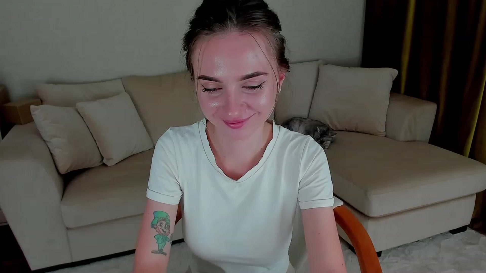 Gallery image thumbnail from Iam_Sasha's myfreecams stream on, 11/20/2022, 05:04 image 17 of 20