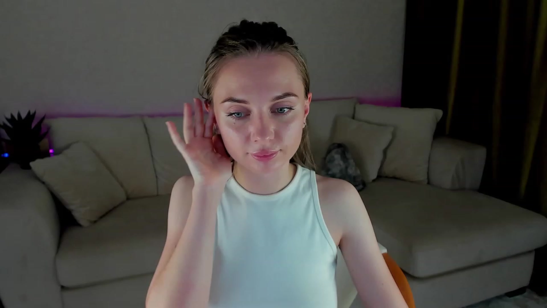Gallery image thumbnail from Iam_Sasha's myfreecams stream on, 11/26/2022, 16:15 image 8 of 20
