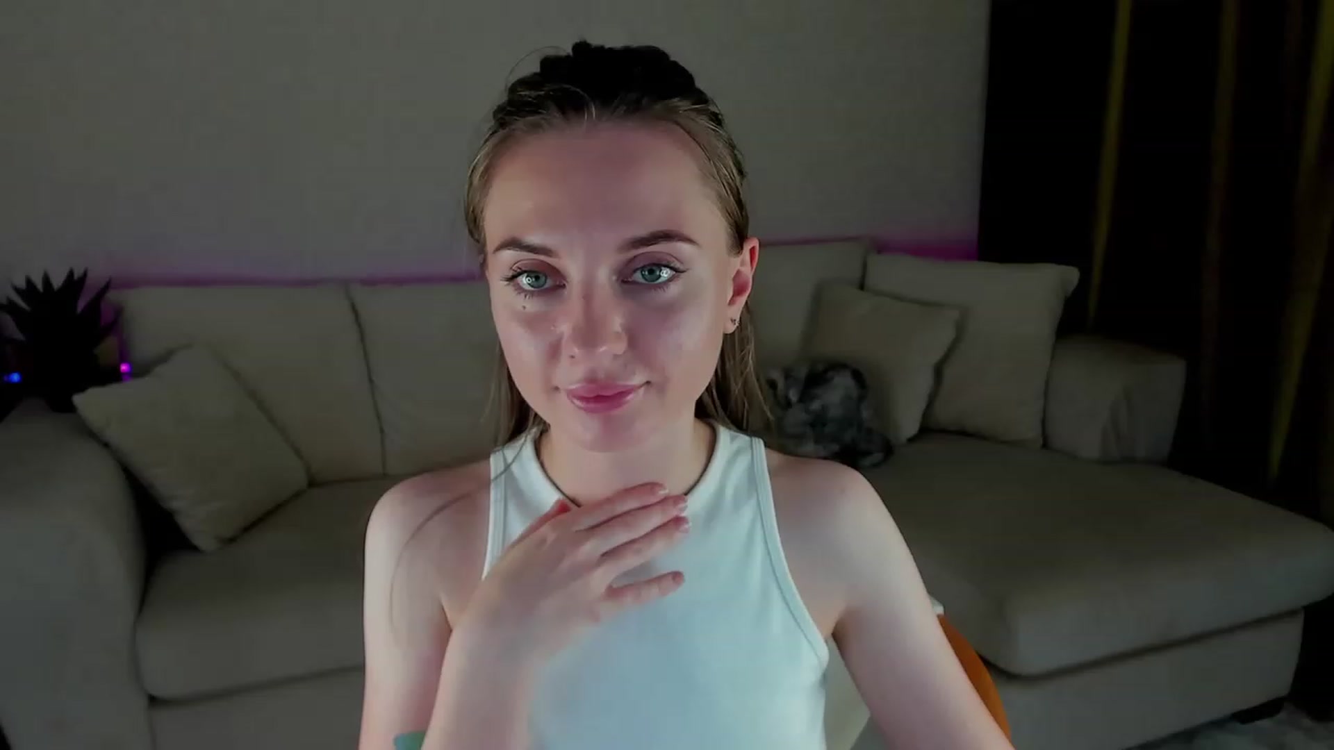 Gallery image thumbnail from Iam_Sasha's myfreecams stream on, 11/26/2022, 16:15 image 7 of 20