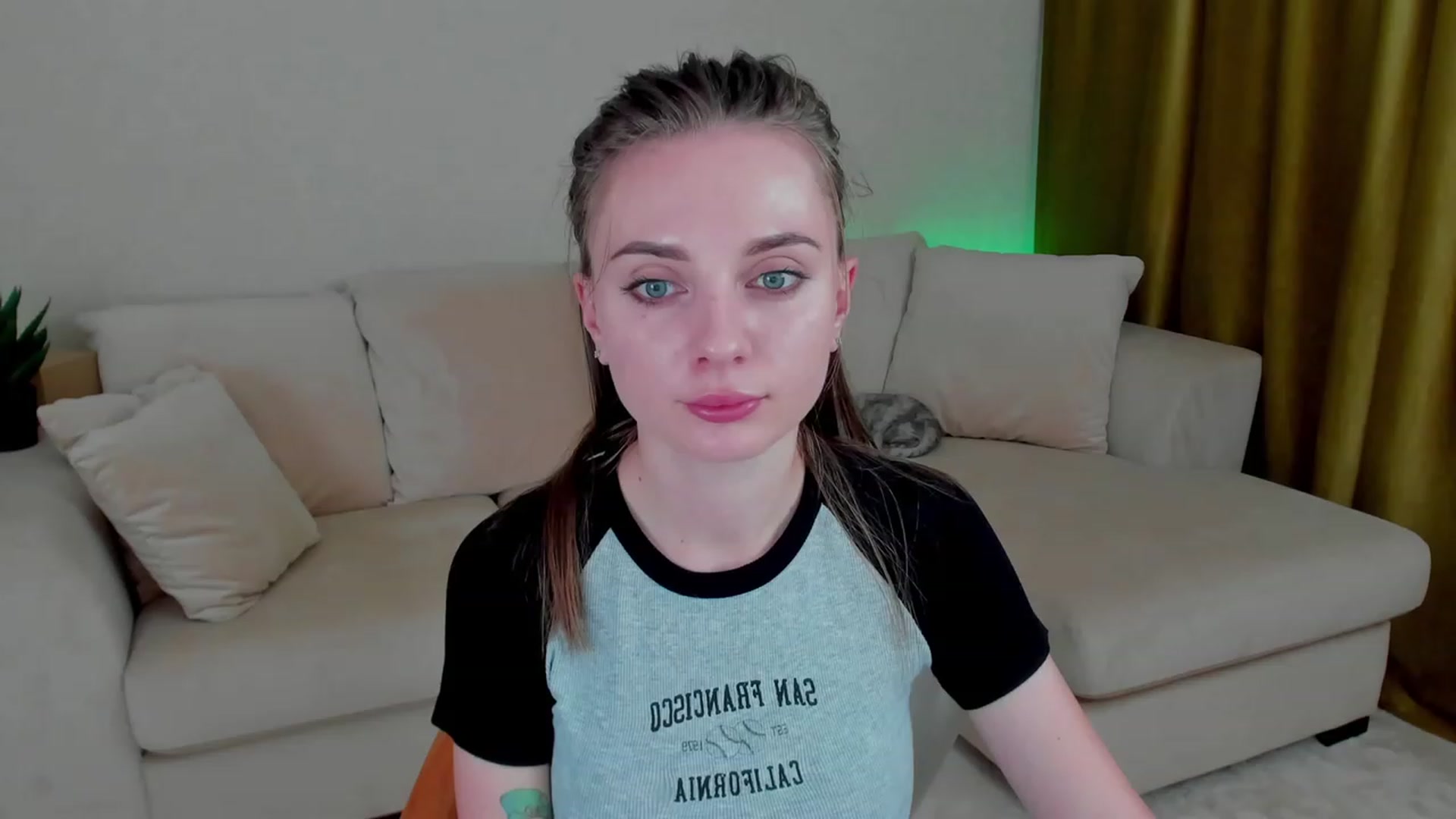 Gallery image thumbnail from Iam_Sasha's myfreecams stream on, 11/29/2022, 12:05 image 13 of 20