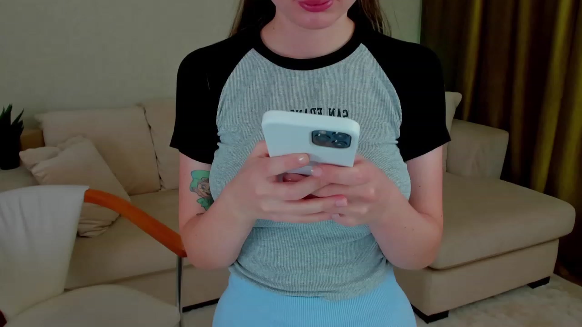 Gallery image thumbnail from Iam_Sasha's myfreecams stream on, 11/29/2022, 12:59 image 19 of 20