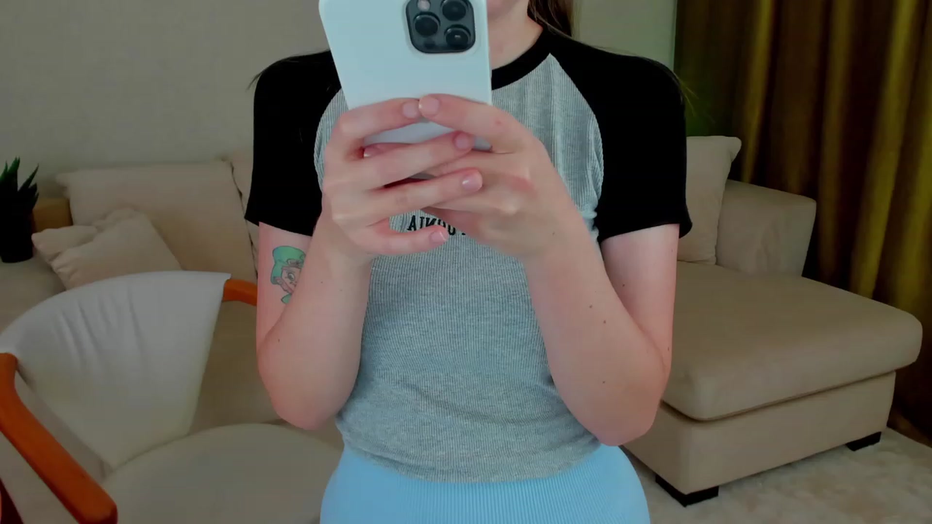 Gallery image thumbnail from Iam_Sasha's myfreecams stream on, 11/29/2022, 13:37 image 18 of 20