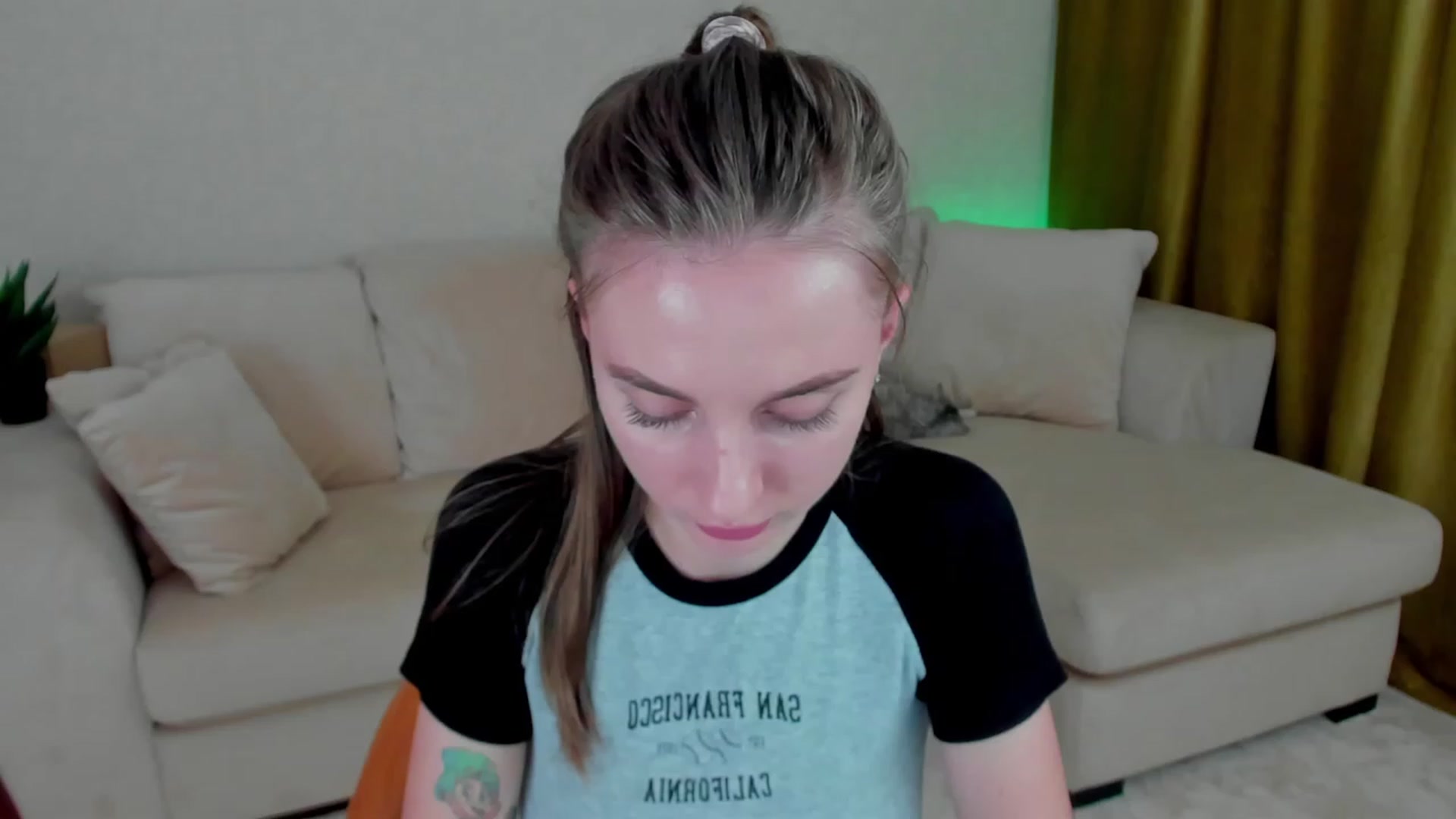 Gallery image thumbnail from Iam_Sasha's myfreecams stream on, 11/29/2022, 13:37 image 7 of 20