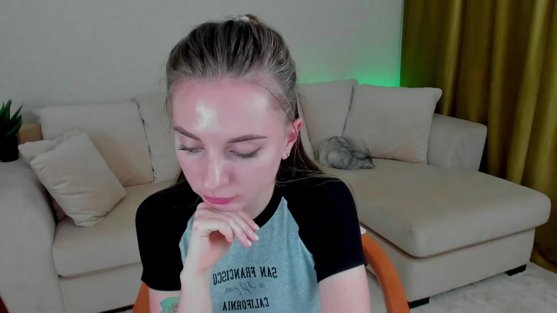 Gallery image thumbnail from Iam_Sasha's myfreecams stream on, 11/29/2022, 13:37 image 3 of 20