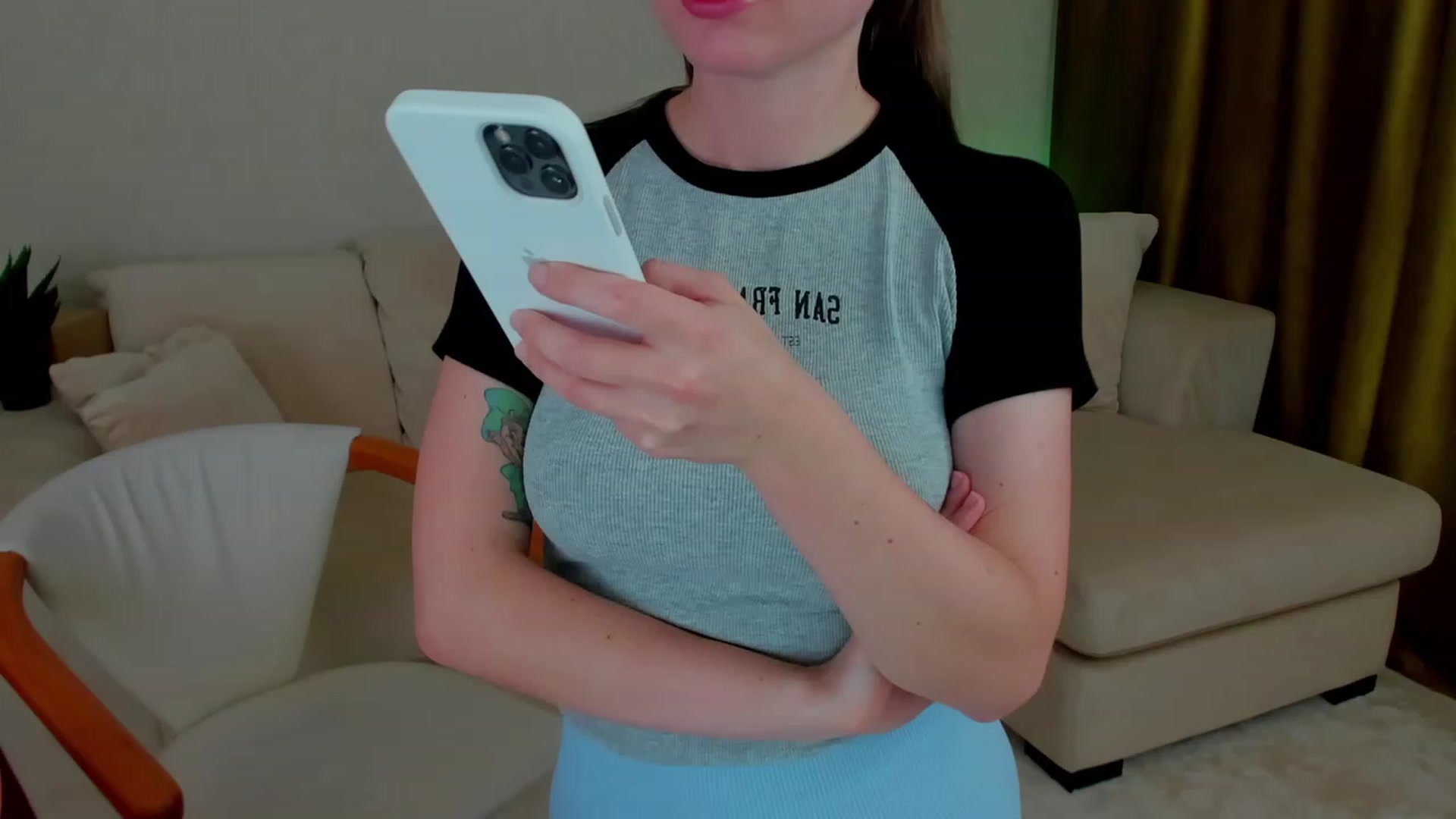 Gallery image thumbnail from Iam_Sasha's myfreecams stream on, 11/29/2022, 13:37 image 12 of 20