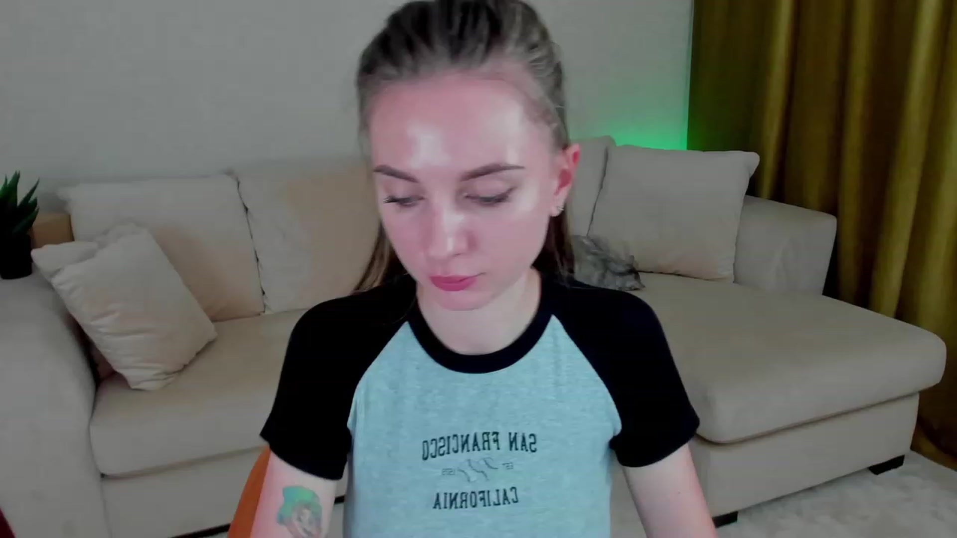 Gallery image thumbnail from Iam_Sasha's myfreecams stream on, 11/29/2022, 13:37 image 5 of 20