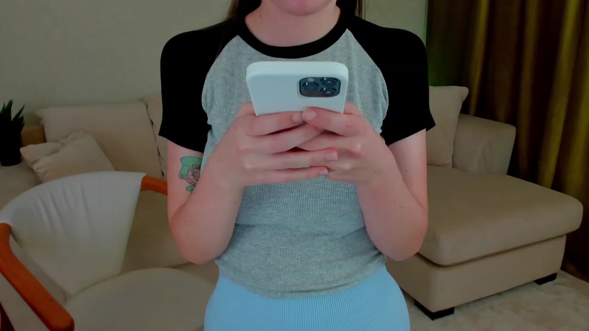 Gallery image thumbnail from Iam_Sasha's myfreecams stream on, 11/29/2022, 13:37 image 13 of 20