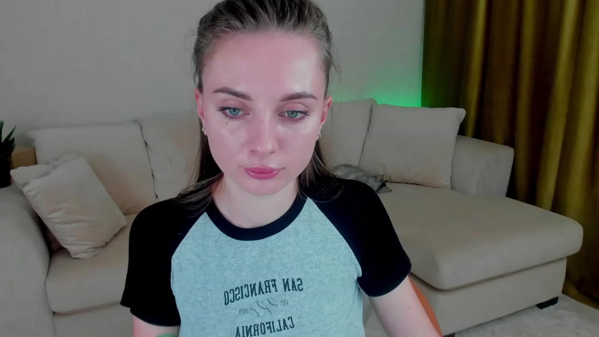 Gallery image thumbnail from Iam_Sasha's myfreecams stream on, 11/29/2022, 14:11 image 7 of 20