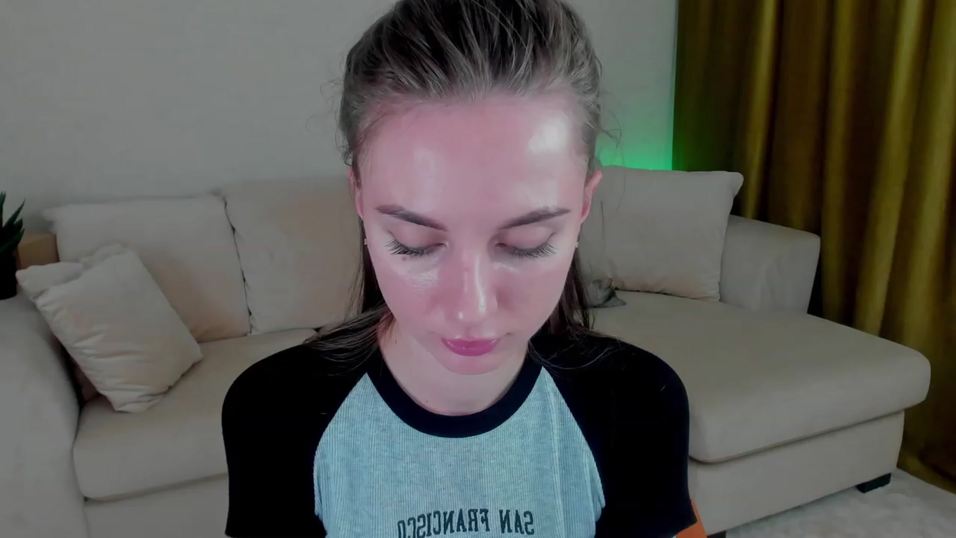 Gallery image thumbnail from Iam_Sasha's myfreecams stream on, 11/29/2022, 14:11 image 4 of 20