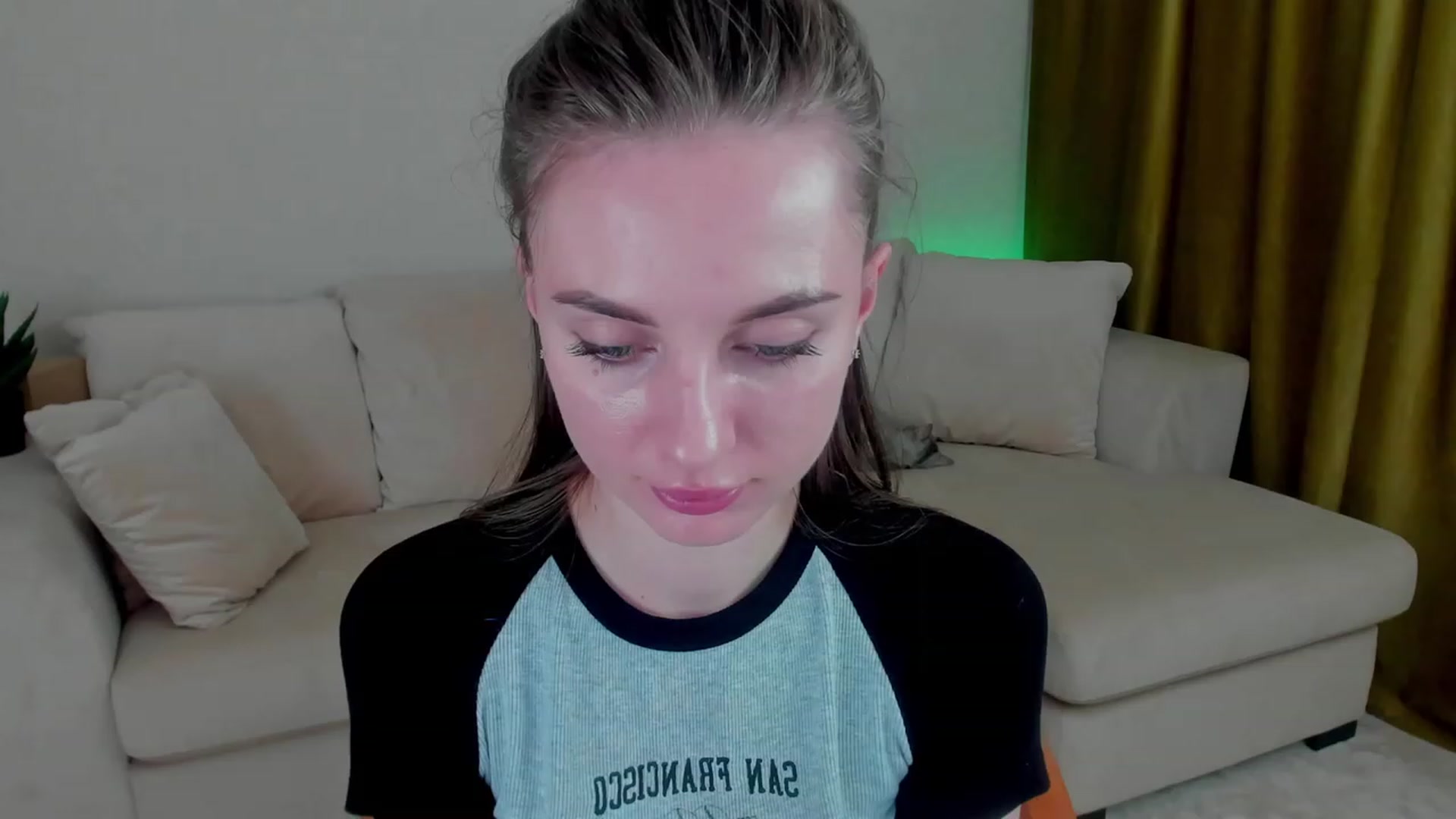 Gallery image thumbnail from Iam_Sasha's myfreecams stream on, 11/29/2022, 14:11 image 3 of 20