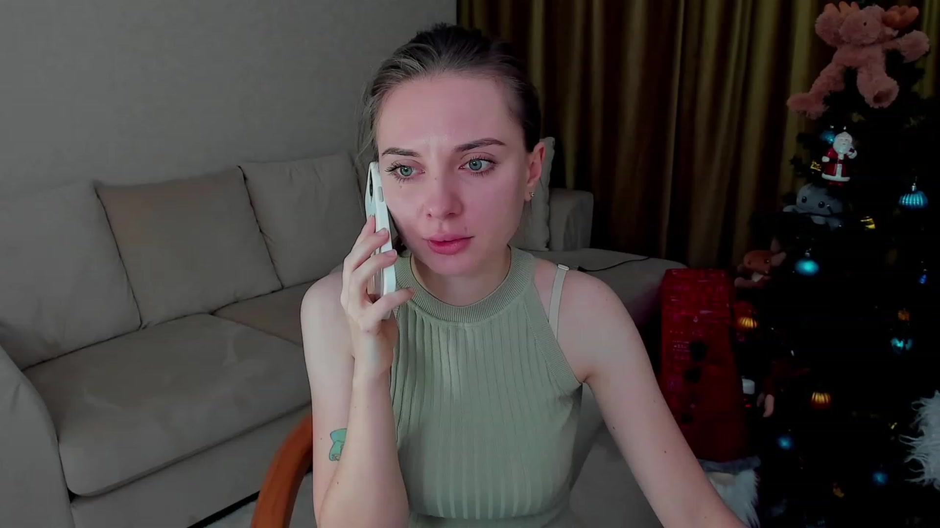 Gallery image thumbnail from Iam_Sasha's myfreecams stream on, 12/25/2022, 10:44 image 18 of 20