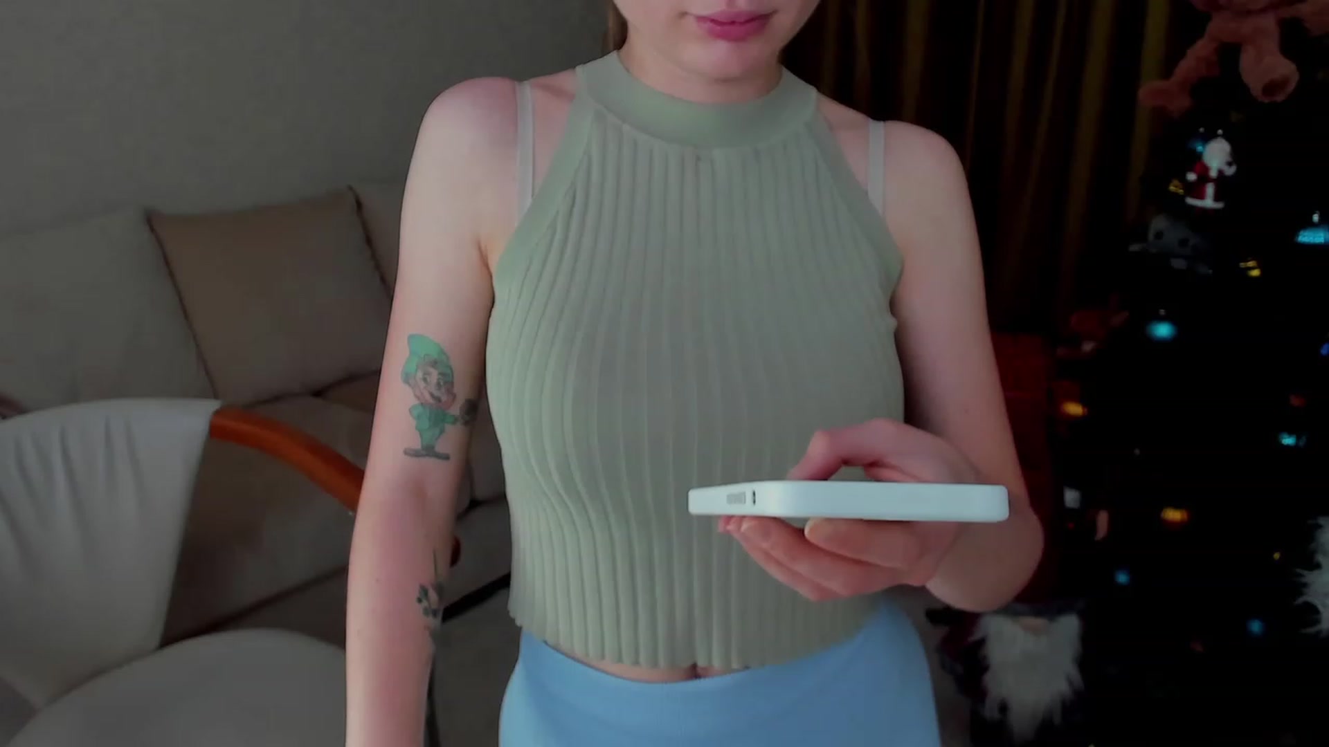 Gallery image thumbnail from Iam_Sasha's myfreecams stream on, 12/25/2022, 13:33 image 19 of 20