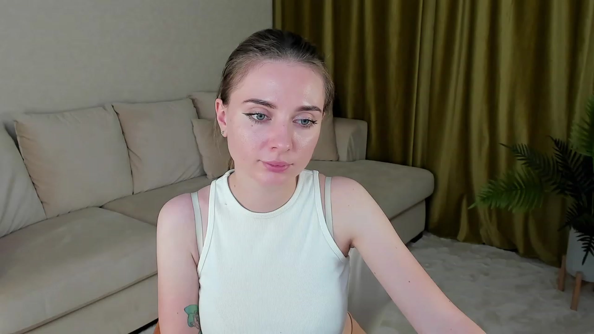 Gallery image thumbnail from Iam_Sasha's myfreecams stream on, 01/03/2023, 10:36 image 11 of 20