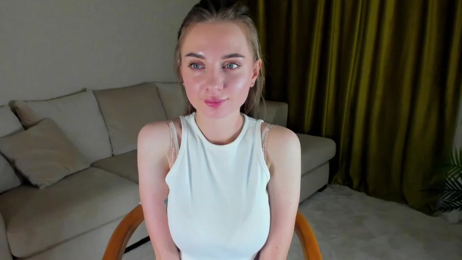Gallery image thumbnail from Iam_Sasha's myfreecams stream on, 02/15/2023, 09:02 image 13 of 20
