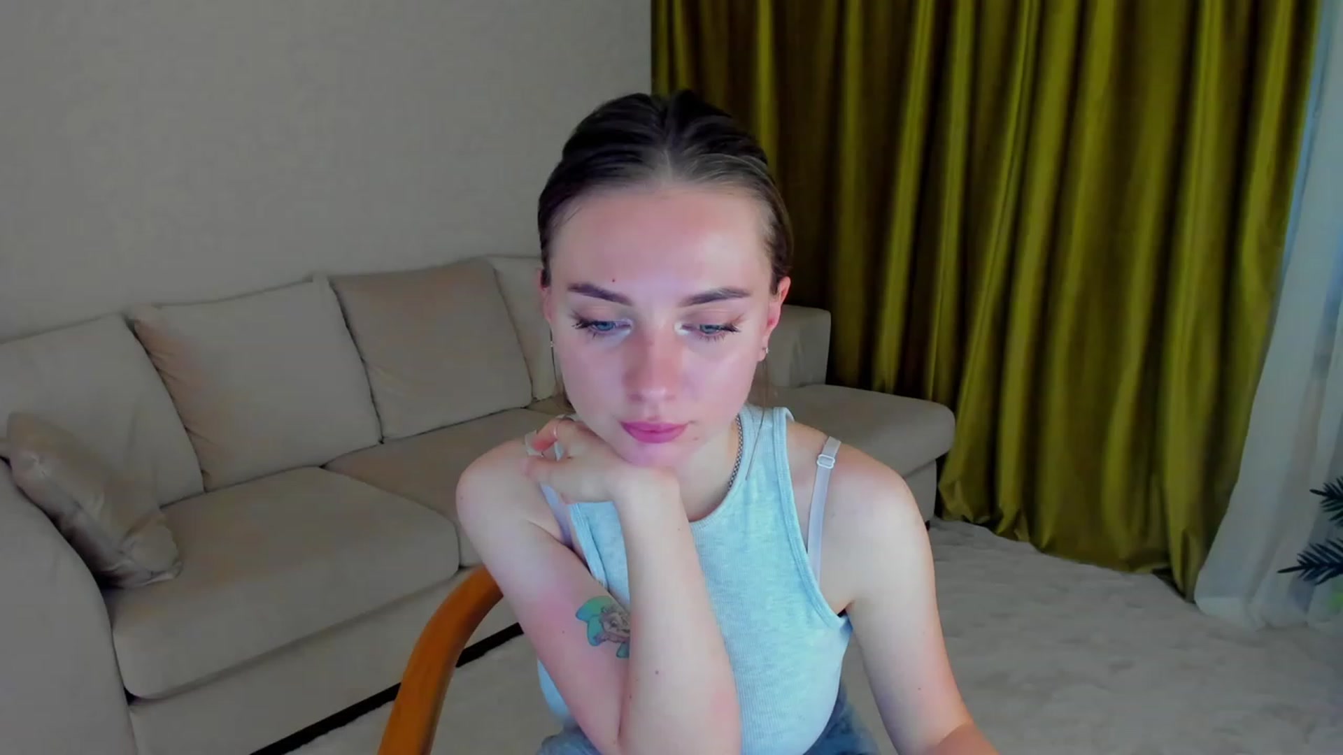 Gallery image thumbnail from Iam_Sasha's myfreecams stream on, 02/16/2023, 10:03 image 3 of 20
