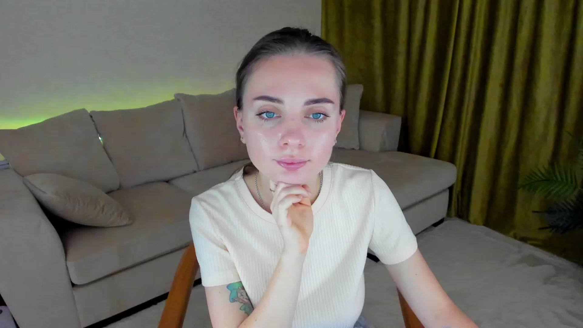 Gallery image thumbnail from Iam_Sasha's myfreecams stream on, 02/23/2023, 10:11 image 19 of 20