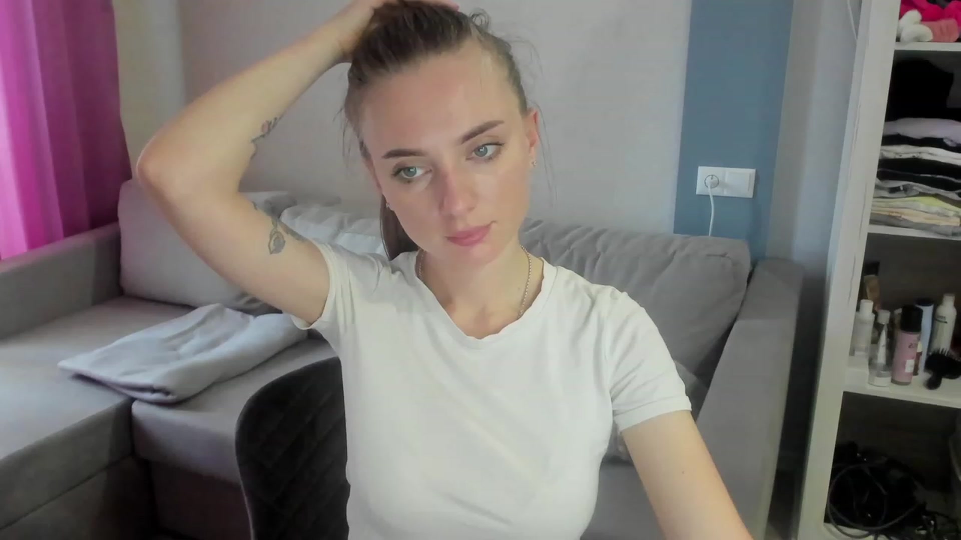 Gallery image thumbnail from Iam_Sasha's myfreecams stream on, 04/06/2023, 12:06 image 14 of 20