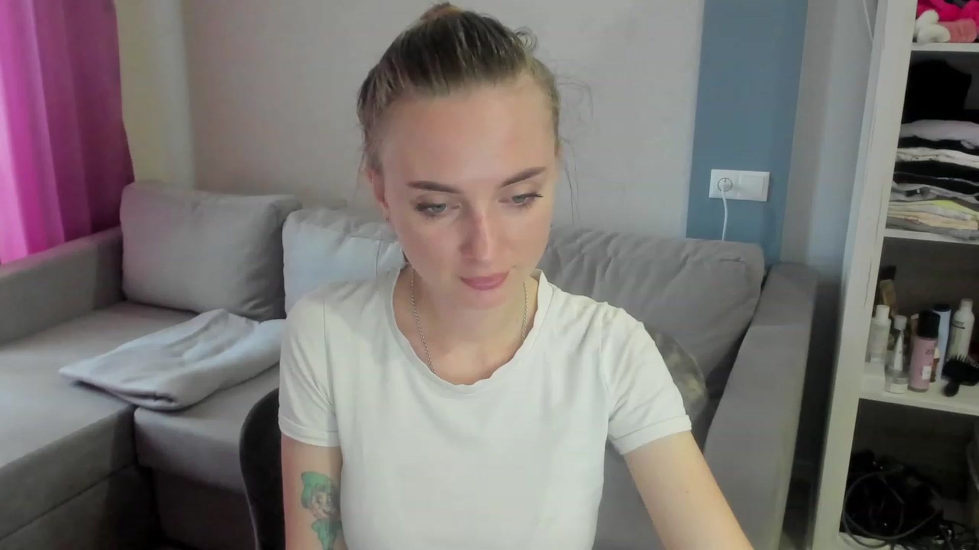 Gallery image thumbnail from Iam_Sasha's myfreecams stream on, 04/06/2023, 12:06 image 13 of 20