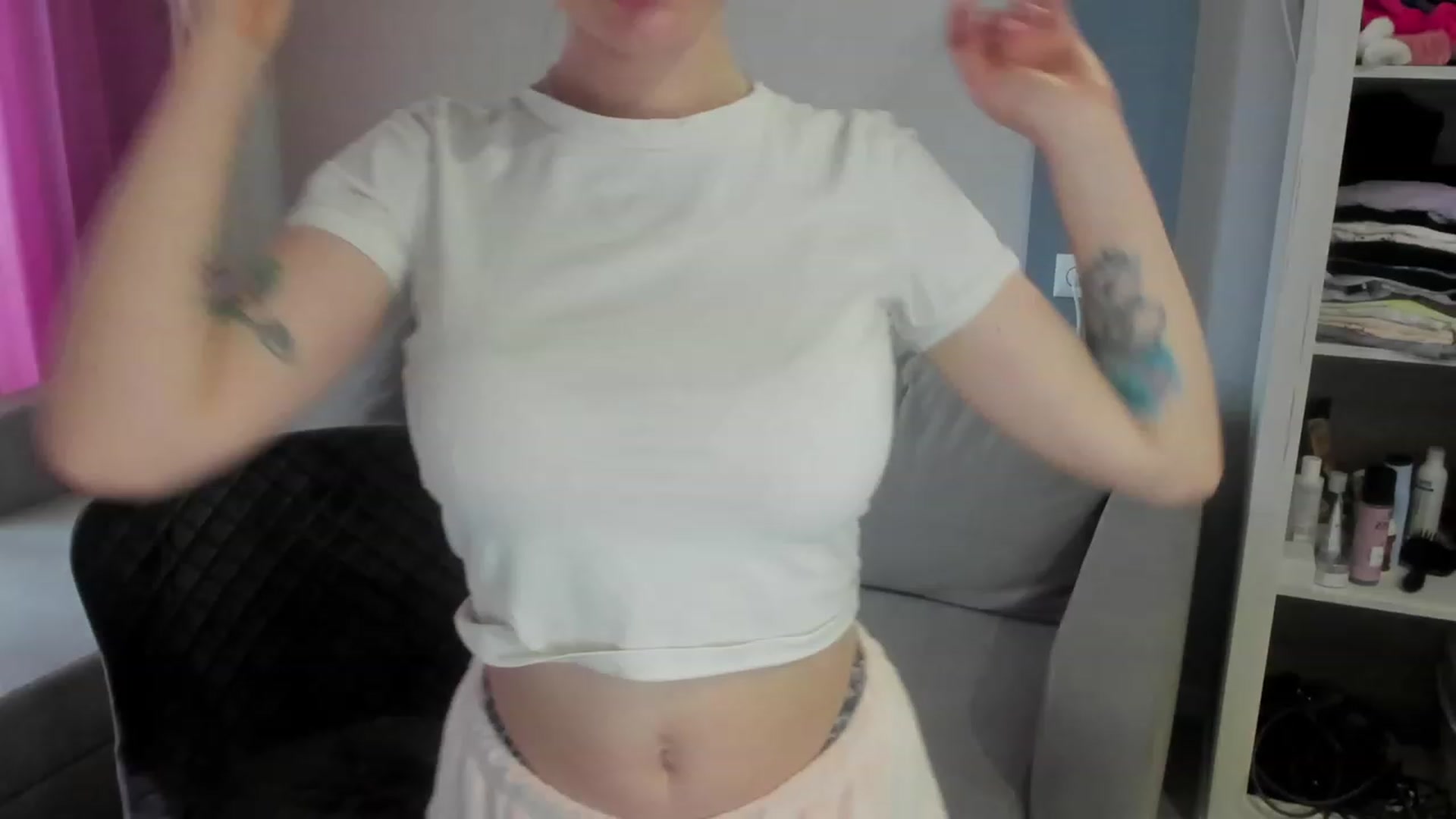 Gallery image thumbnail from Iam_Sasha's myfreecams stream on, 04/06/2023, 12:06 image 8 of 20