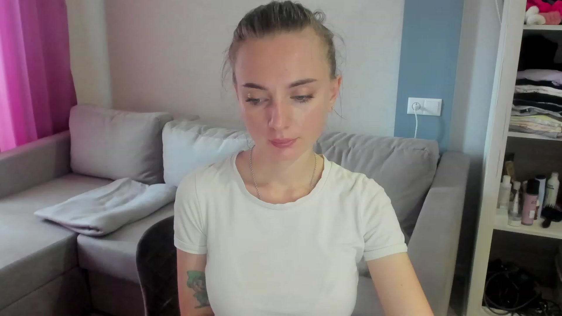 Gallery image thumbnail from Iam_Sasha's myfreecams stream on, 04/06/2023, 13:10 image 3 of 20