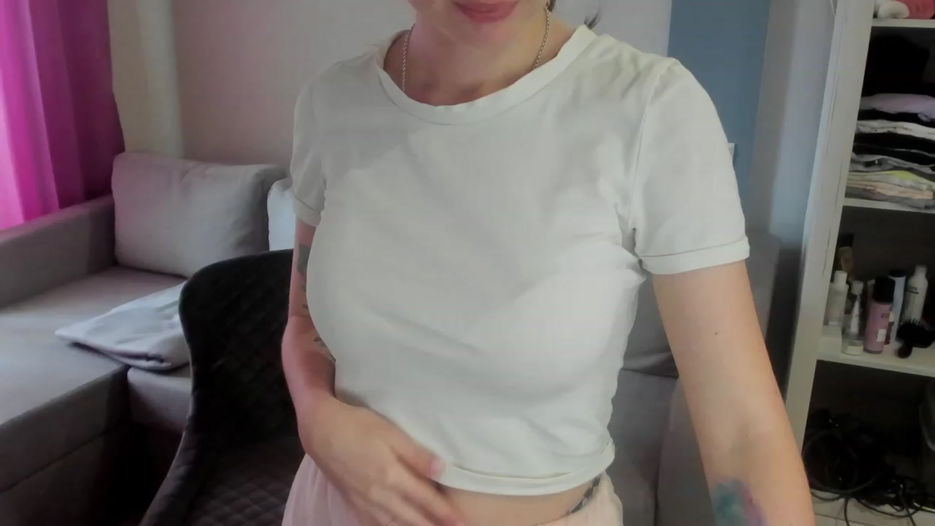 Gallery image thumbnail from Iam_Sasha's myfreecams stream on, 04/06/2023, 13:10 image 17 of 20