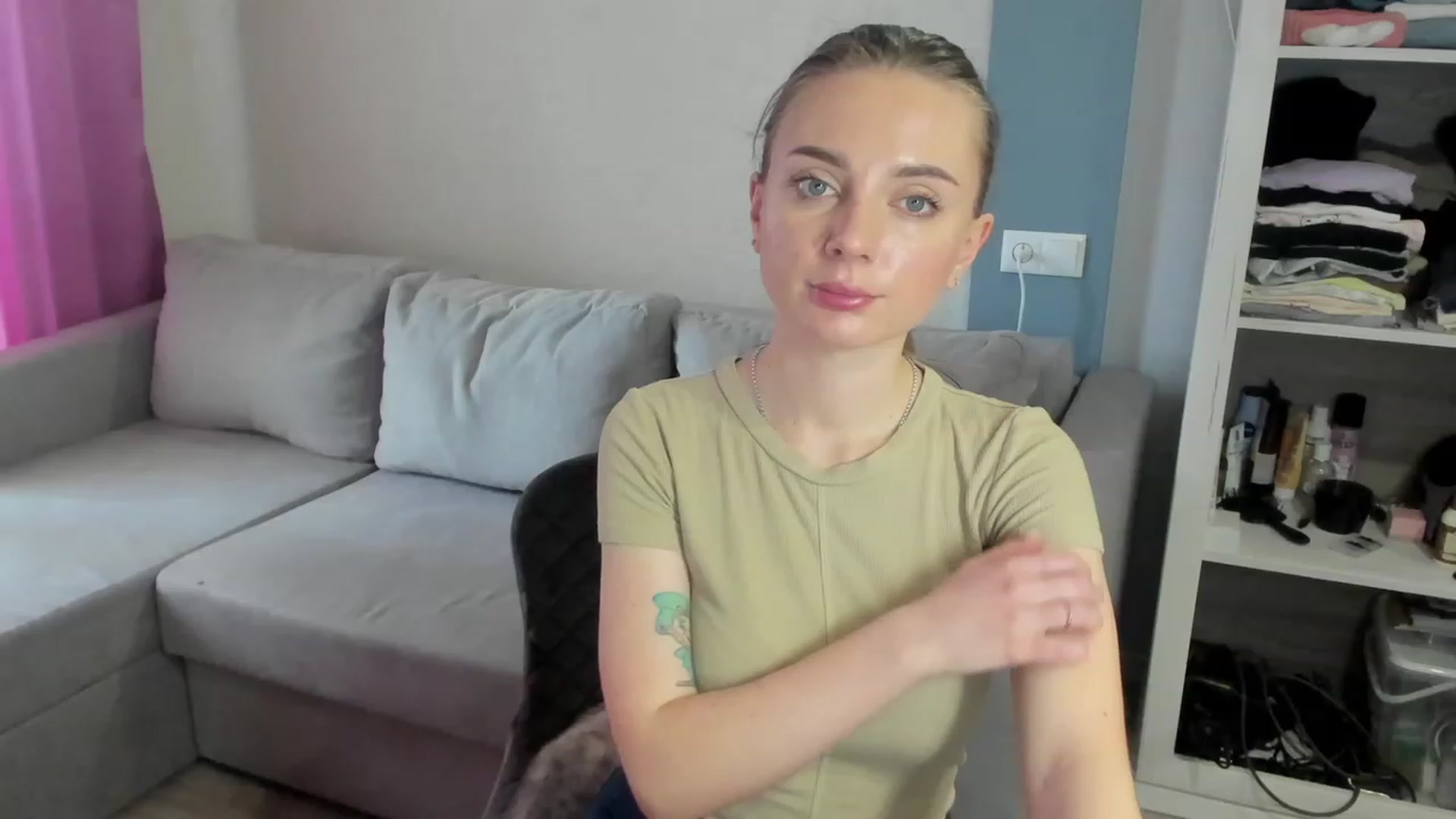 Gallery image thumbnail from Iam_Sasha's myfreecams stream on, 04/10/2023, 10:37 image 9 of 20