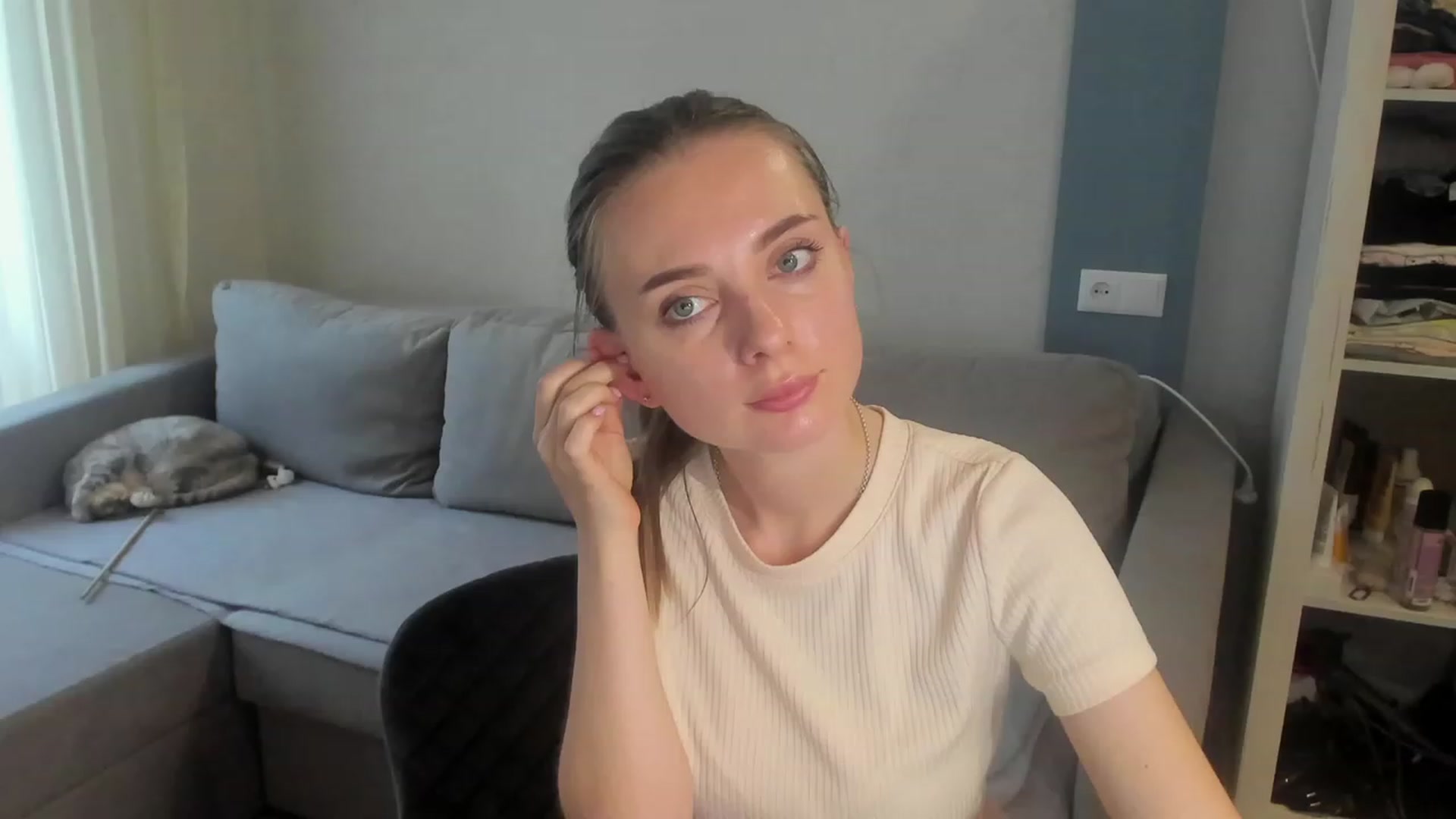 Gallery image thumbnail from Iam_Sasha's myfreecams stream on, 04/15/2023, 15:12 image 9 of 20