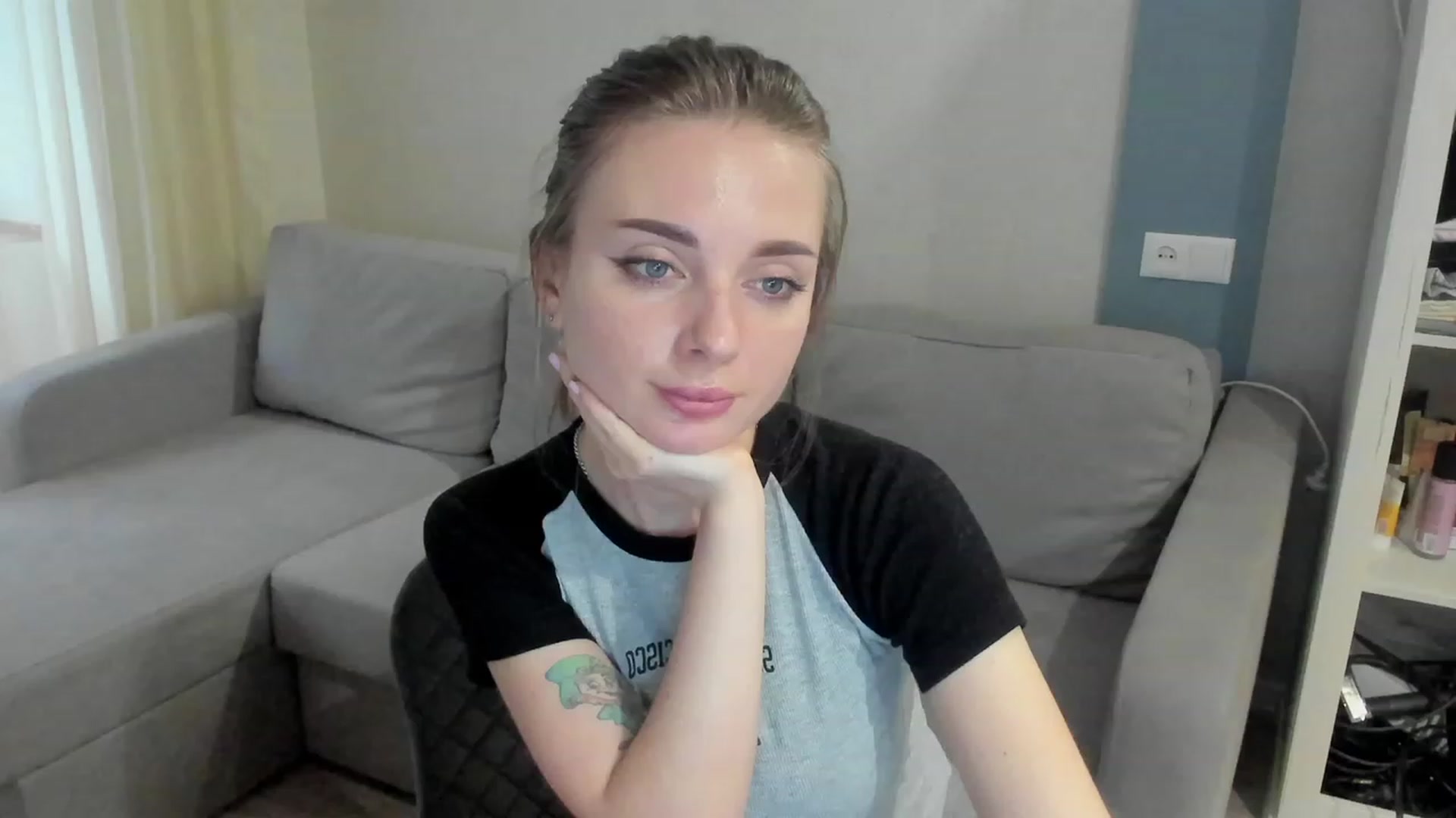 Gallery image thumbnail from Iam_Sasha's myfreecams stream on, 04/24/2023, 16:34 image 17 of 20