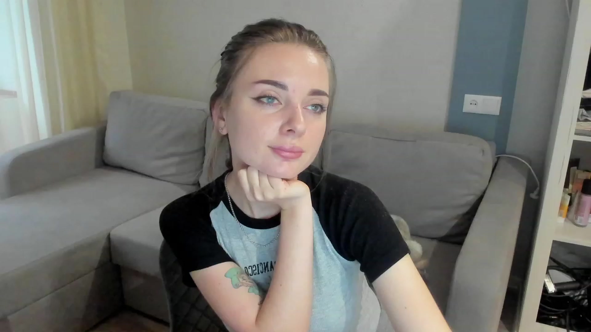 Gallery image thumbnail from Iam_Sasha's myfreecams stream on, 04/24/2023, 16:34 image 7 of 20