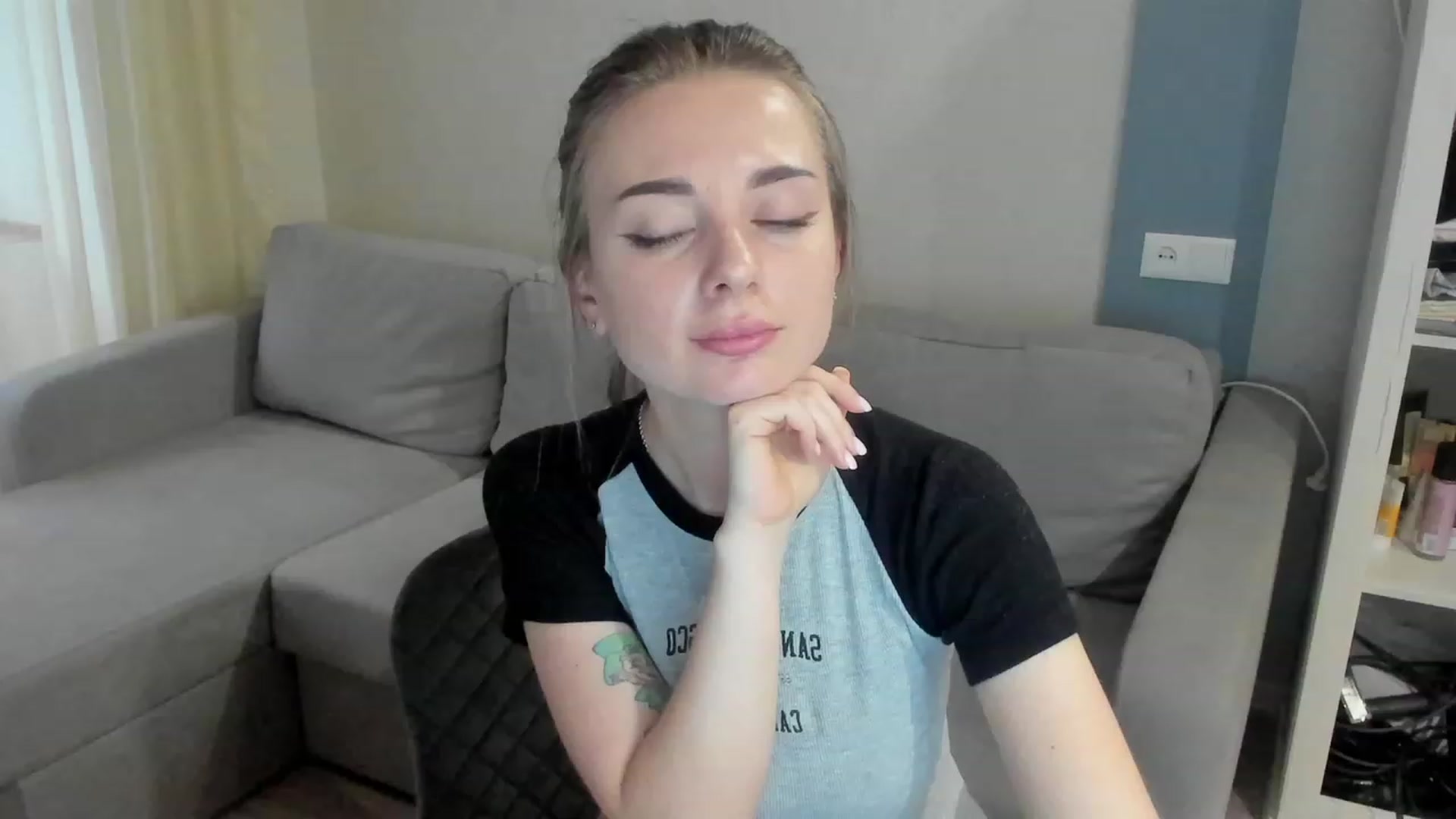 Gallery image thumbnail from Iam_Sasha's myfreecams stream on, 04/24/2023, 16:34 image 18 of 20