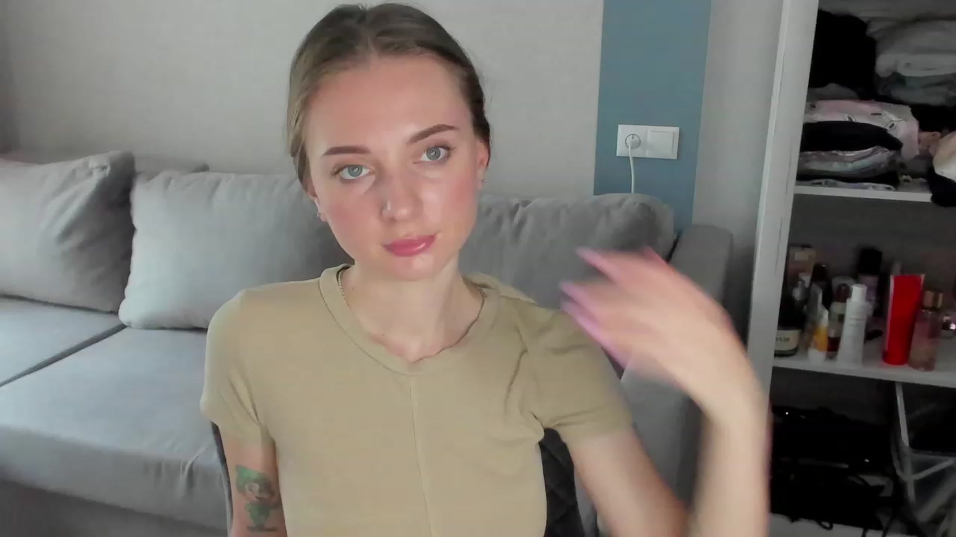 Gallery image thumbnail from Iam_Sasha's myfreecams stream on, 06/12/2023, 08:32 image 8 of 20