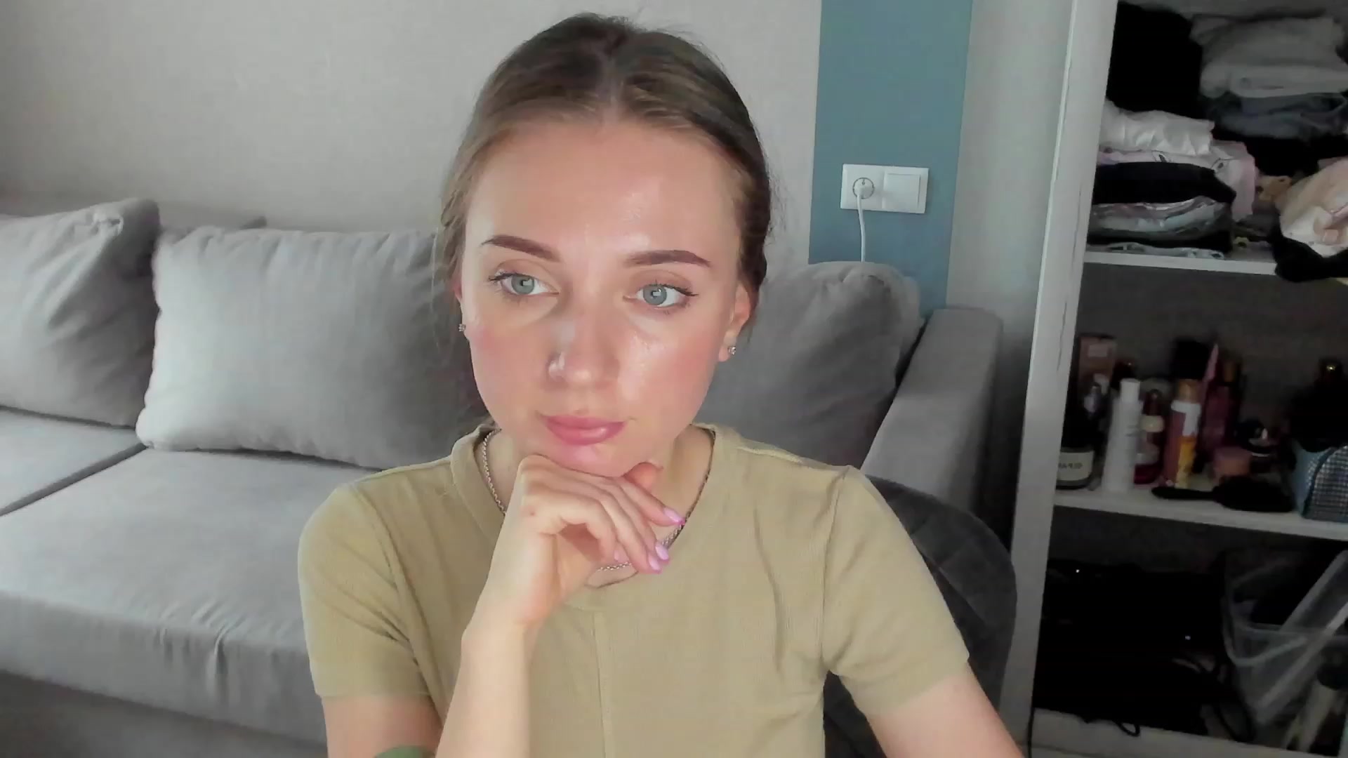 Gallery image thumbnail from Iam_Sasha's myfreecams stream on, 06/12/2023, 10:35 image 1 of 20