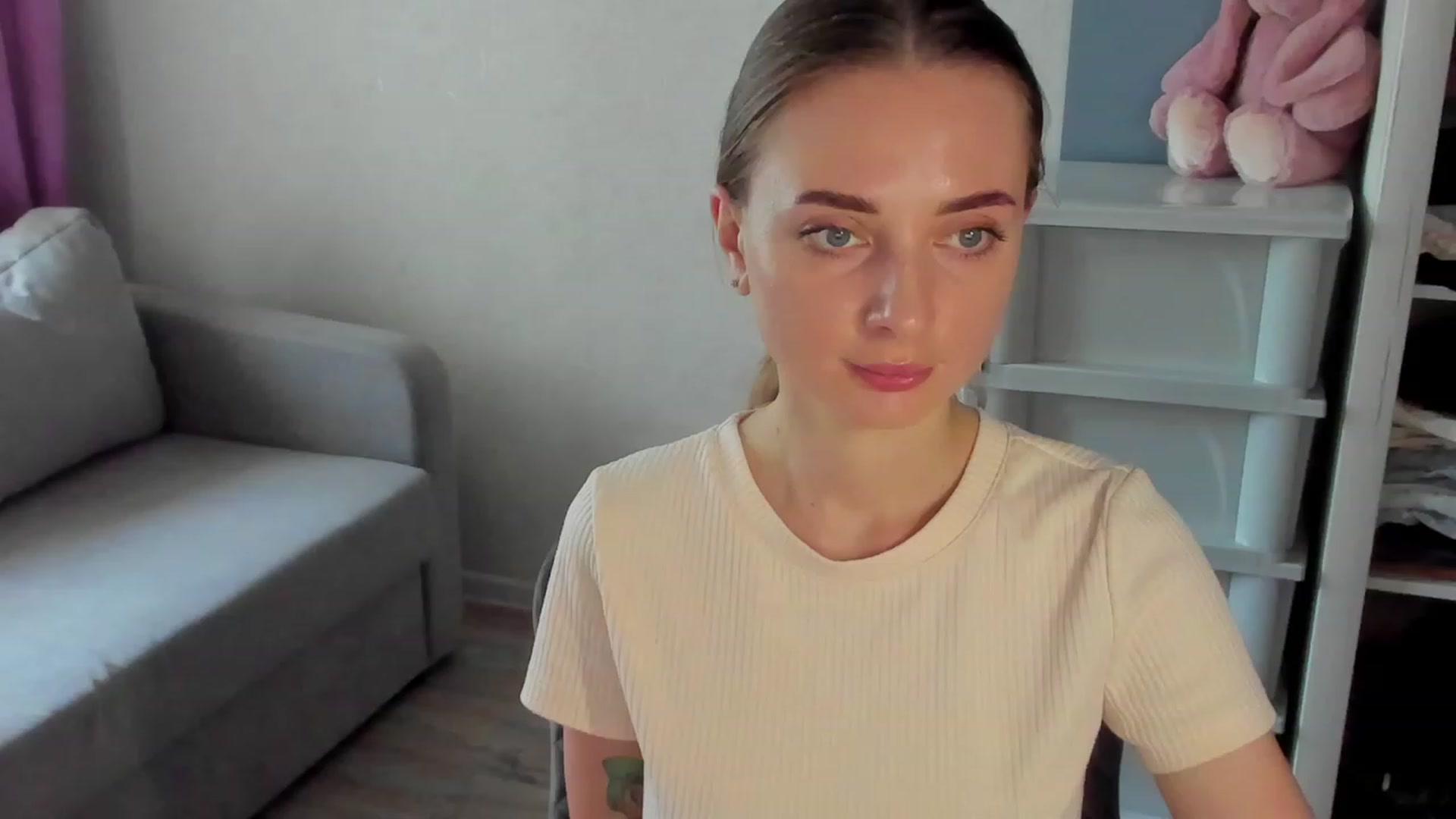 Gallery image thumbnail from Iam_Sasha's myfreecams stream on, 08/01/2023, 11:53 image 16 of 20
