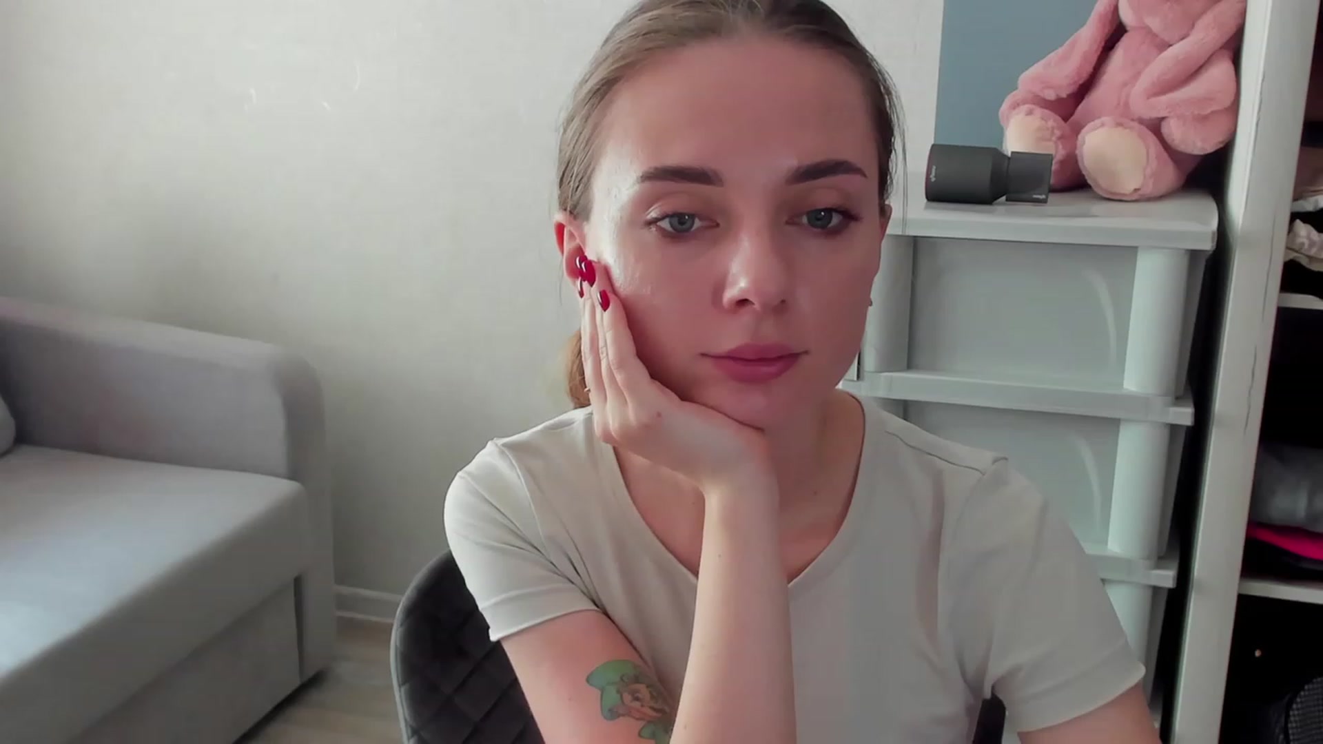 Gallery image thumbnail from Iam_Sasha's myfreecams stream on, 08/03/2023, 10:06 image 11 of 20