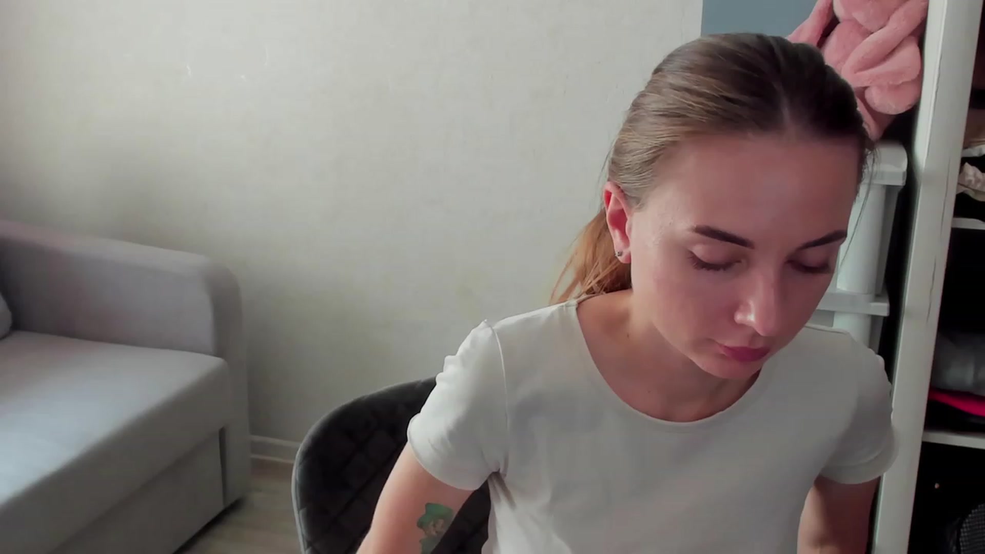 Gallery image thumbnail from Iam_Sasha's myfreecams stream on, 08/03/2023, 10:06 image 13 of 20