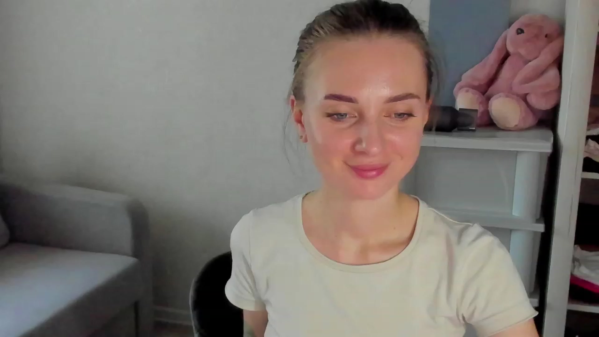 Gallery image thumbnail from Iam_Sasha's myfreecams stream on, 08/03/2023, 13:51 image 16 of 20