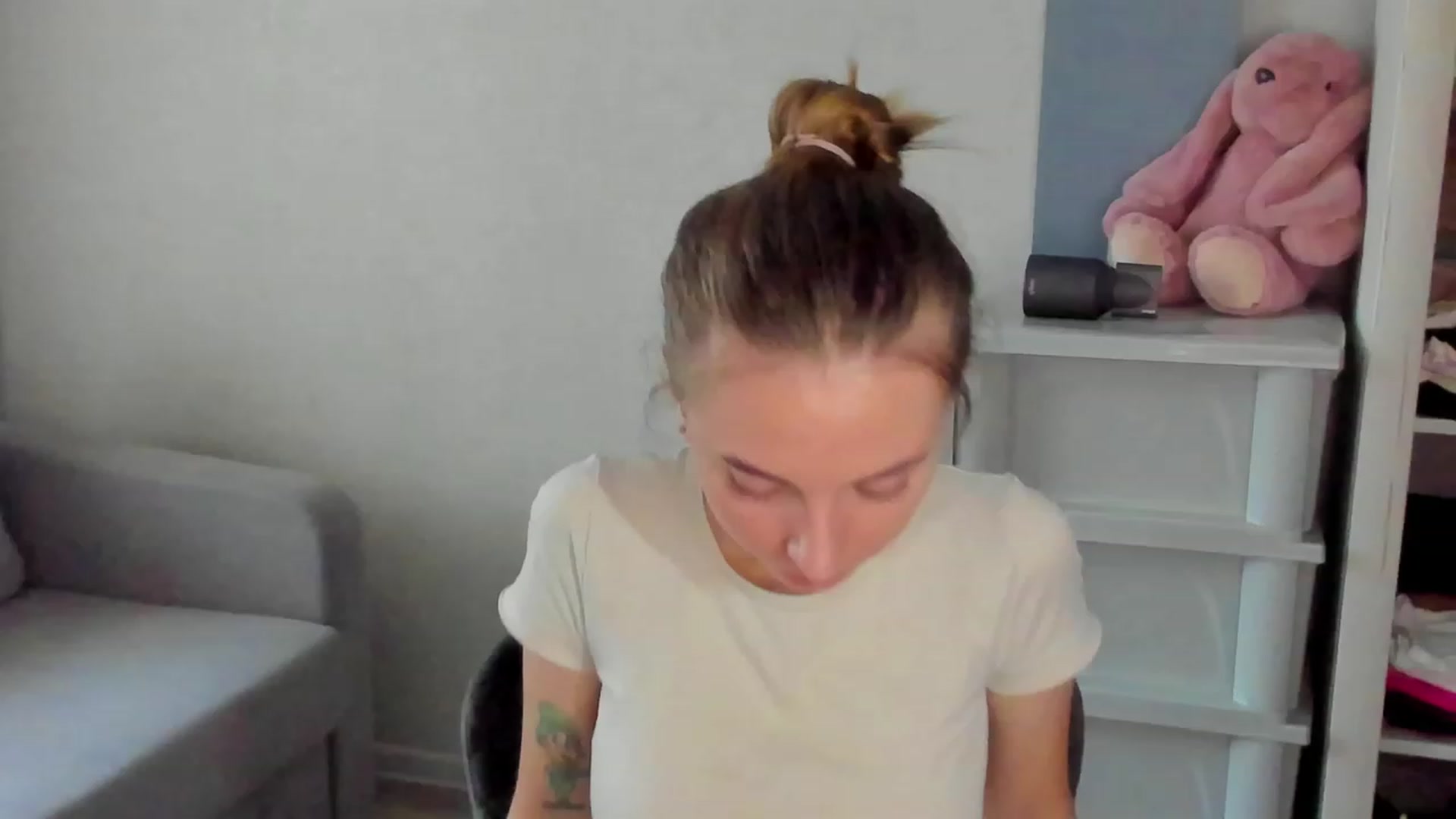 Gallery image thumbnail from Iam_Sasha's myfreecams stream on, 08/03/2023, 13:51 image 18 of 20