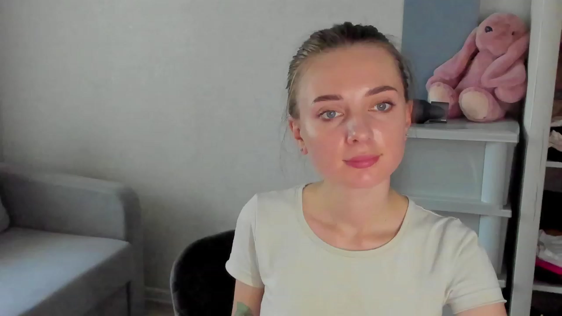Gallery image thumbnail from Iam_Sasha's myfreecams stream on, 08/03/2023, 13:51 image 10 of 20