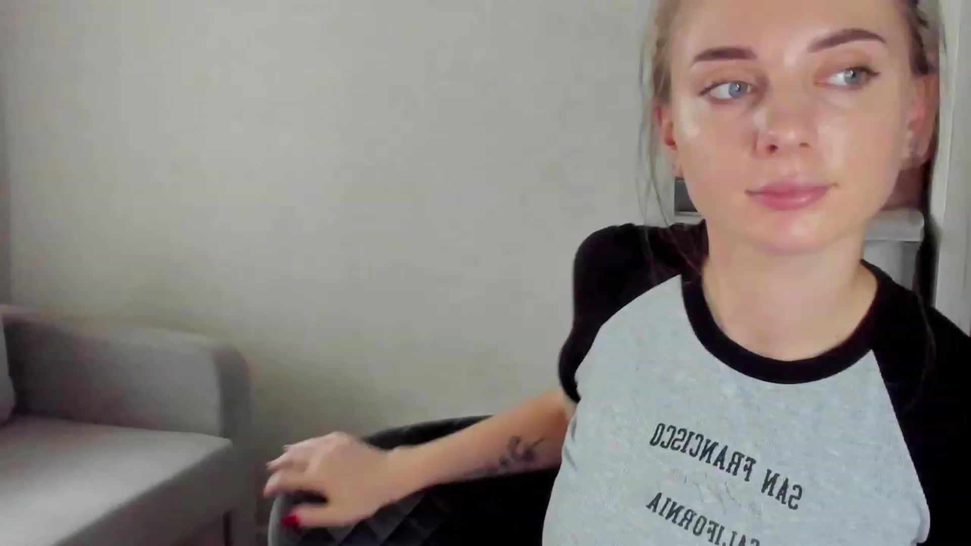 Gallery image thumbnail from Iam_Sasha's myfreecams stream on, 08/04/2023, 13:39 image 7 of 20
