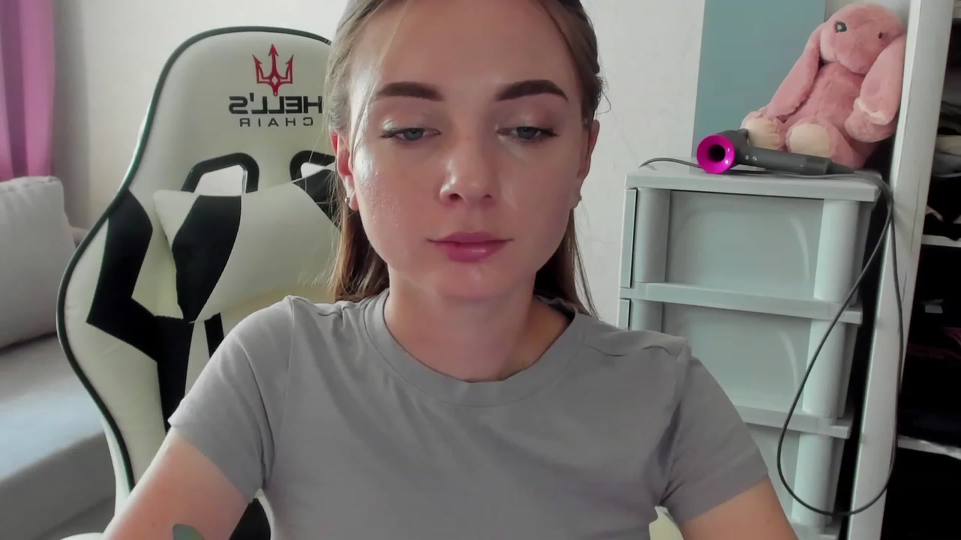Gallery image thumbnail from Iam_Sasha's myfreecams stream on, 08/24/2023, 10:38 image 18 of 20