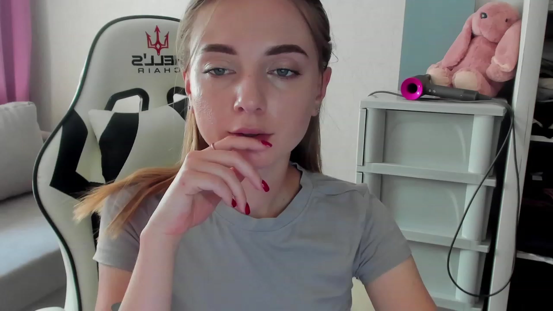 Gallery image thumbnail from Iam_Sasha's myfreecams stream on, 08/24/2023, 10:38 image 16 of 20