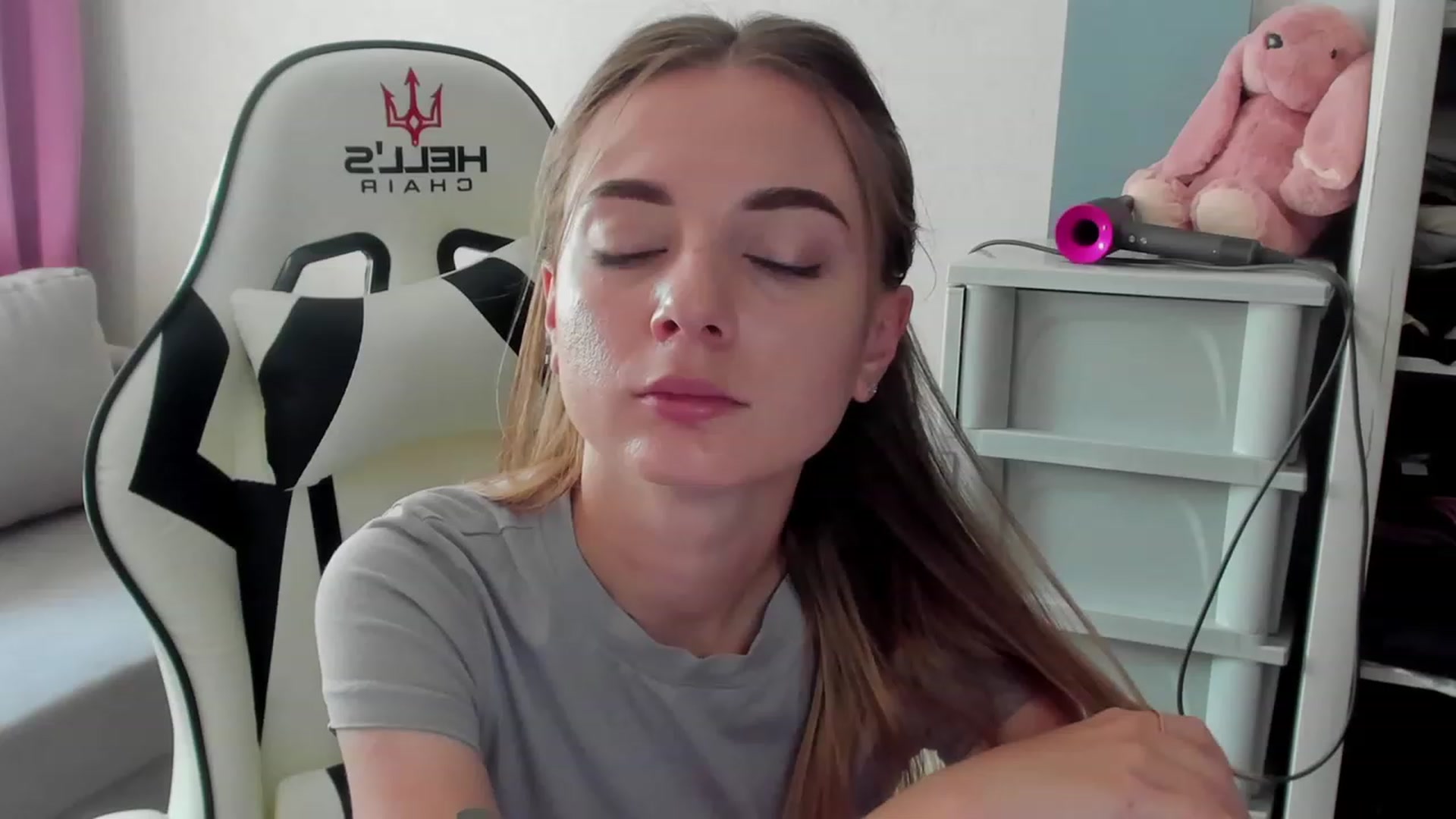 Gallery image thumbnail from Iam_Sasha's myfreecams stream on, 08/24/2023, 10:38 image 10 of 20