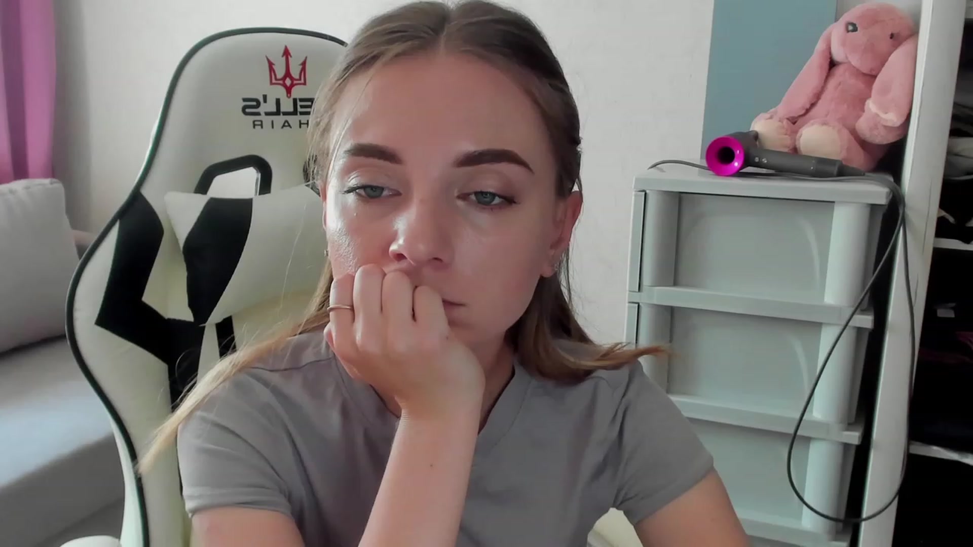 Gallery image thumbnail from Iam_Sasha's myfreecams stream on, 08/24/2023, 10:38 image 5 of 20