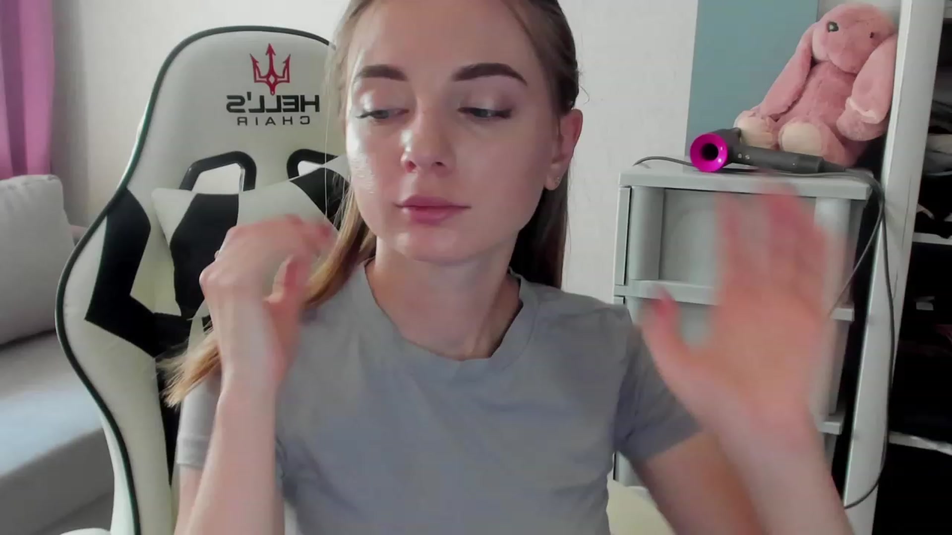 Gallery image thumbnail from Iam_Sasha's myfreecams stream on, 08/24/2023, 10:38 image 17 of 20