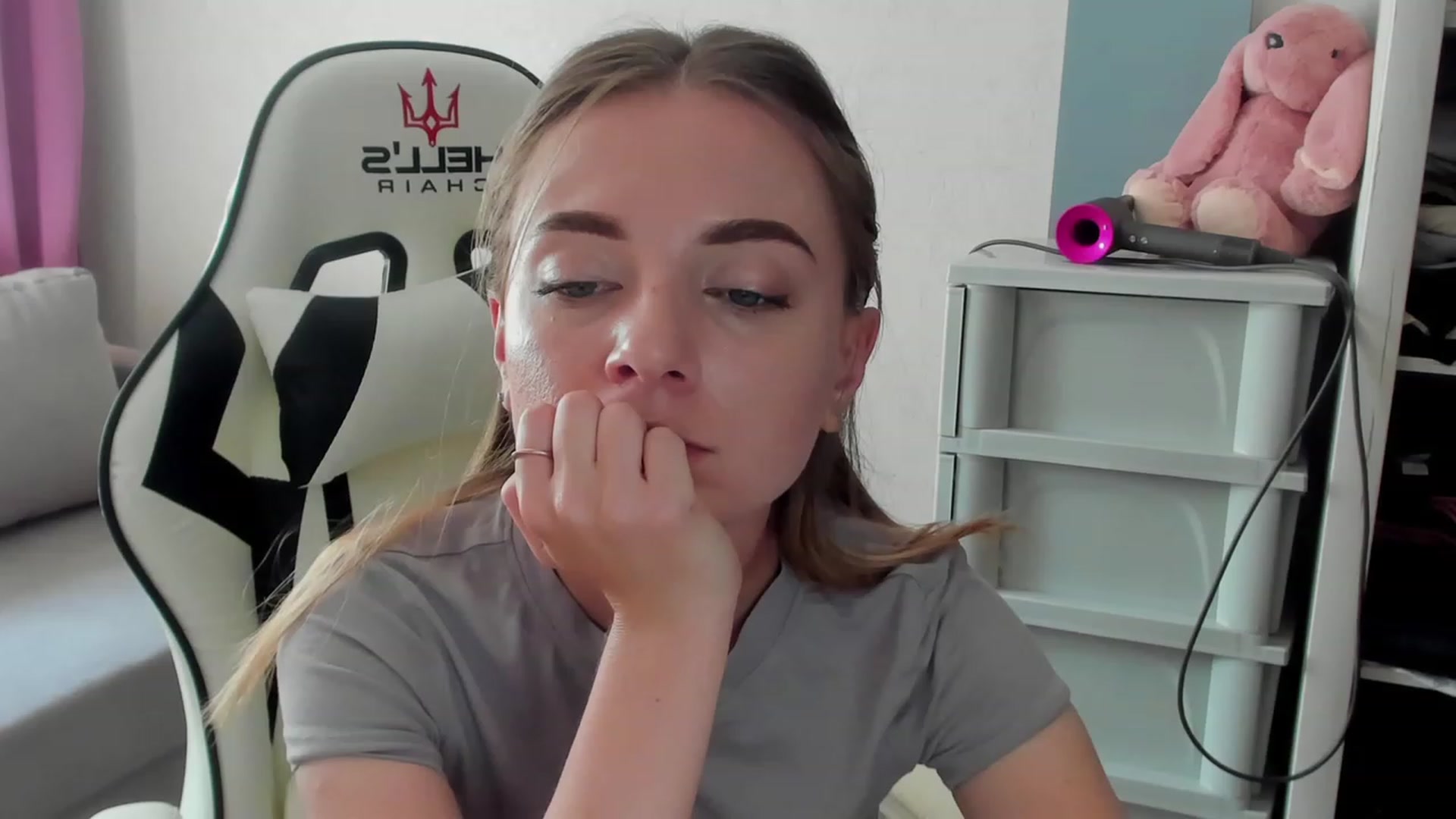 Gallery image thumbnail from Iam_Sasha's myfreecams stream on, 08/24/2023, 10:38 image 4 of 20