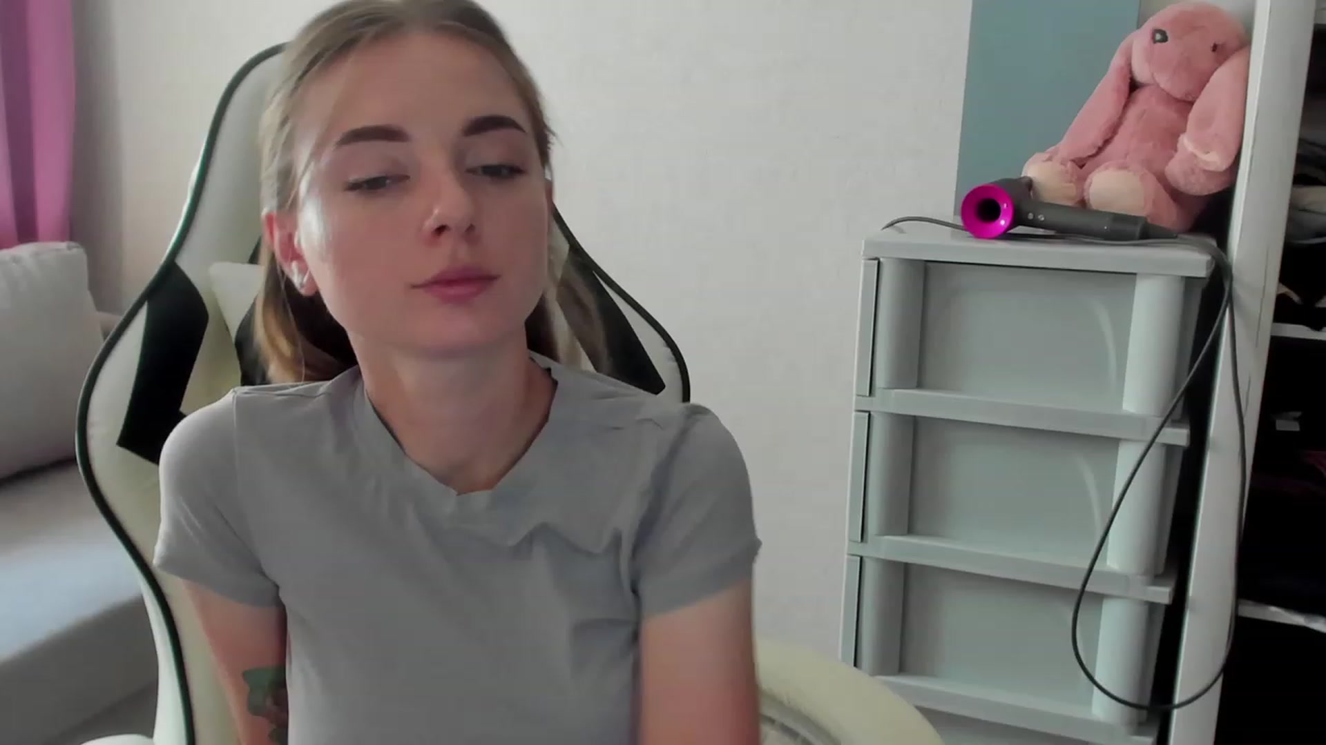 Gallery image thumbnail from Iam_Sasha's myfreecams stream on, 08/24/2023, 10:38 image 15 of 20